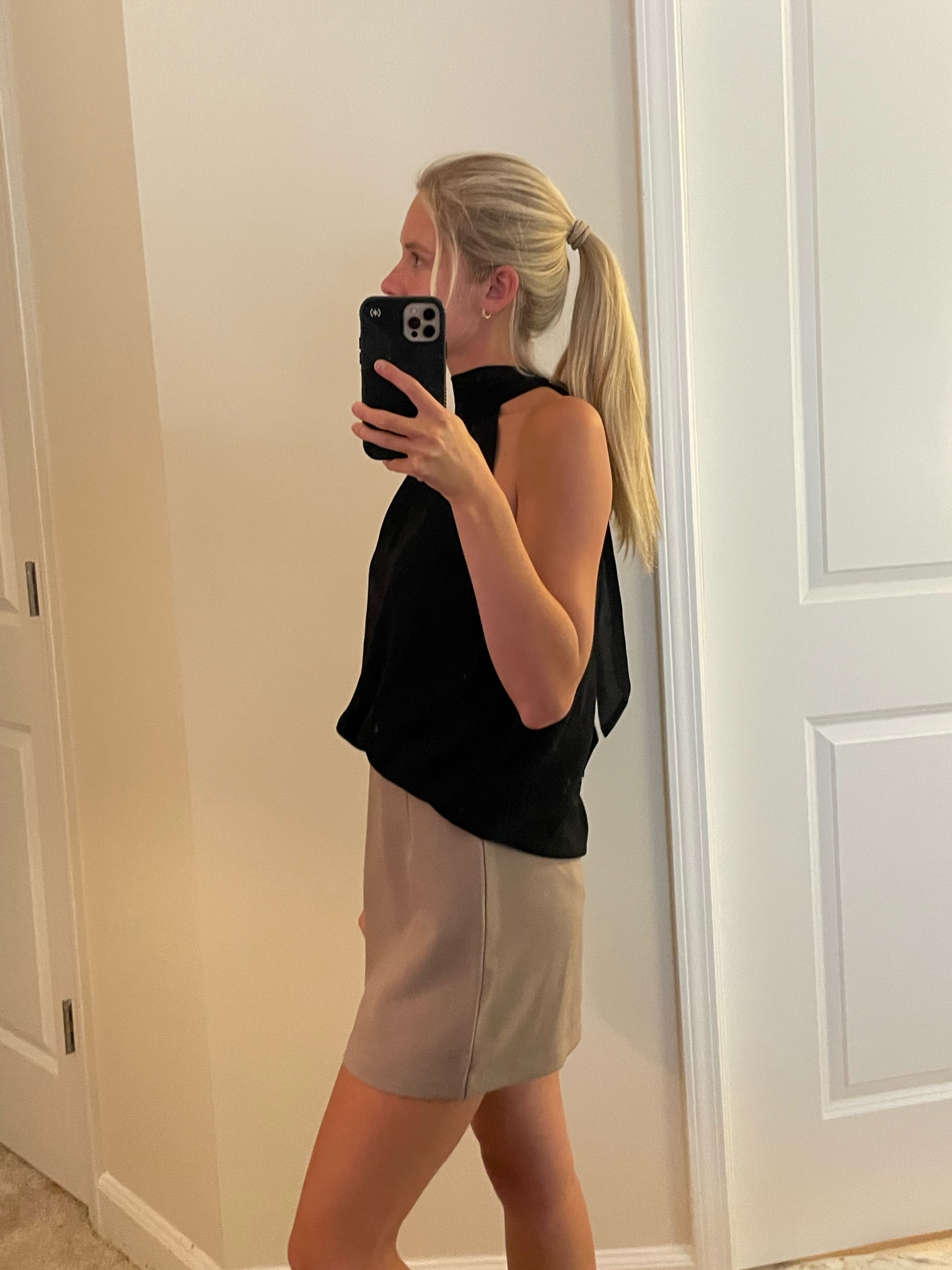 Size XS in top
Size S in skirt
#workwear #abercrombie #bloomingdales #businesscasual

#LTKunder100 #LTKSeasonal #LTKworkwear