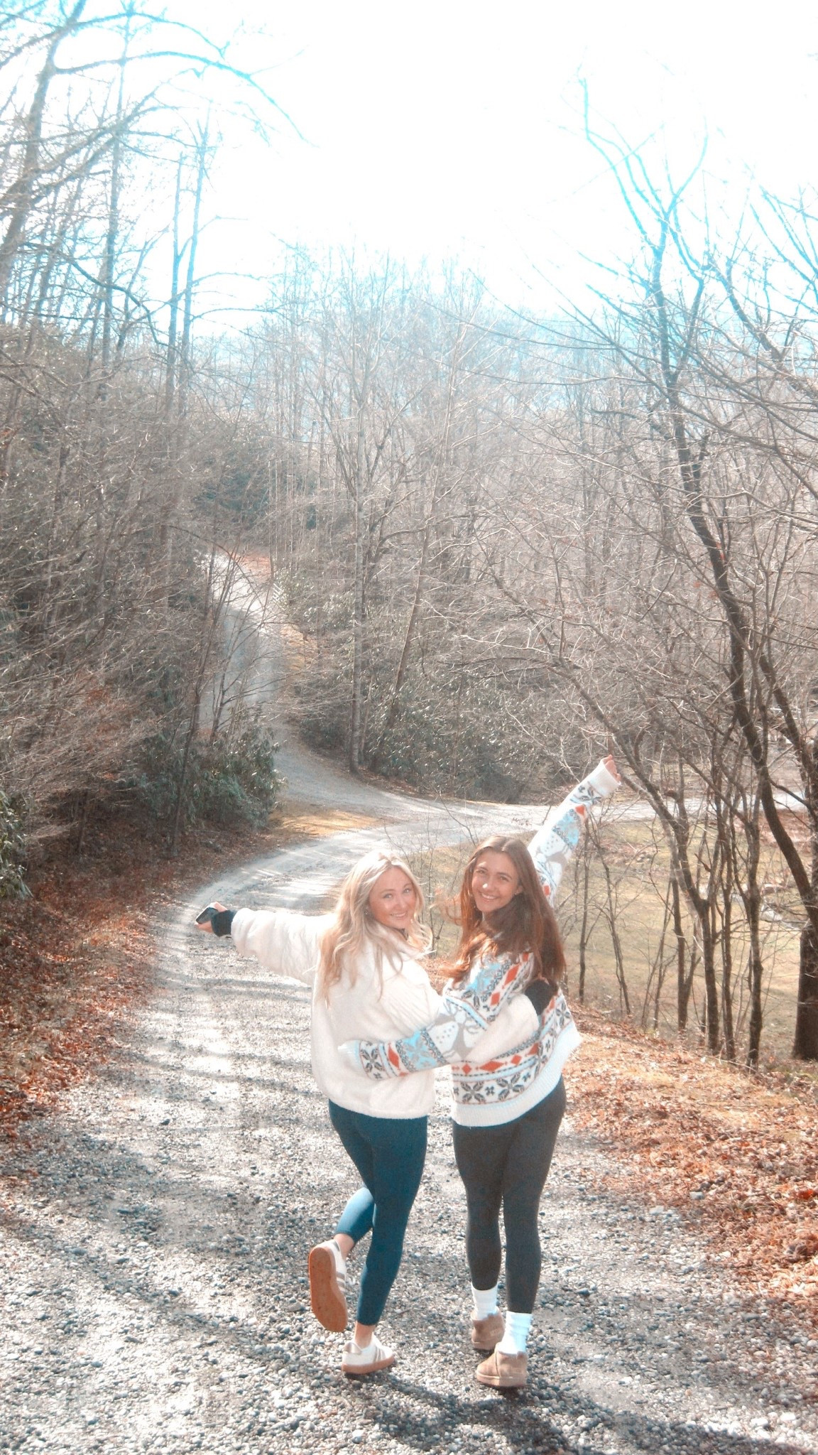 mountain hike ootd size small in leggings!! size M in sweater!

#LTKootd #LTKSeasonal #LTKActive