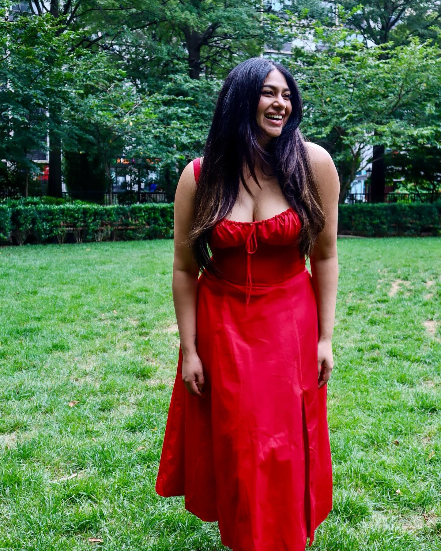 A Red Dress and Romance ❤️ in the park. 🎥

👗 @houseofcb 

Check out my LTK Store in my Bio for the link to the dress💃

📸 @emma.janeeeeee