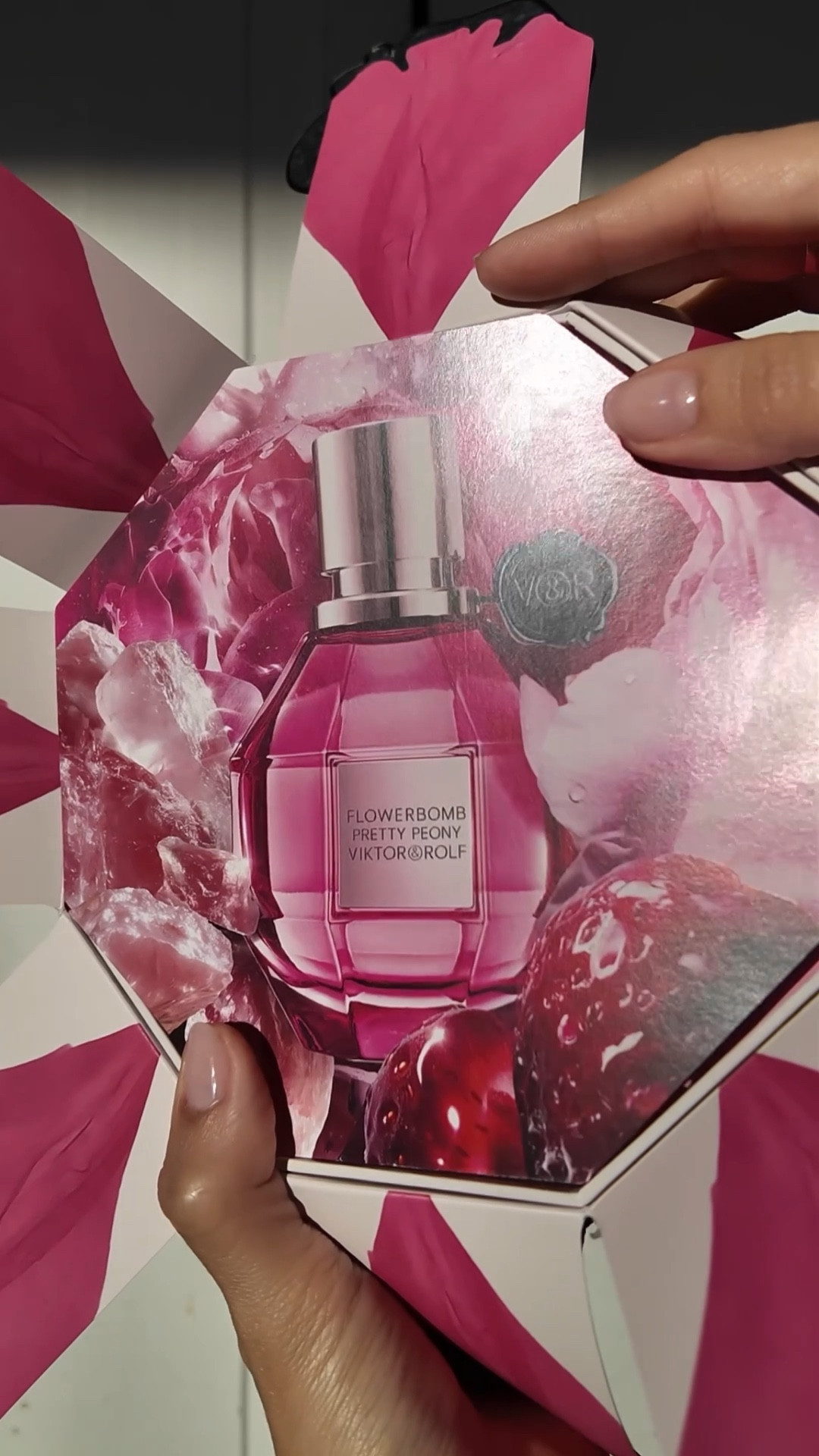 The Flowerbomb Pretty Peony is a beautiful evolution of the original DNA. While the classic EDP is known for its deep patchouli, this version is much juicier and more fruit-forward. The strawberry top note gives it a bright, luminous energy that feels effortless. I’ve been wearing it for weekend brunch and running errands—it’s romantic but stays fresh all day.

A big thank you to @ViktorandRolf_Fragrances for gifting me this bottle. It’s a stunning addition to the rotation. 

#LTKMothersDay #LTKSeasonal #LTKBeauty