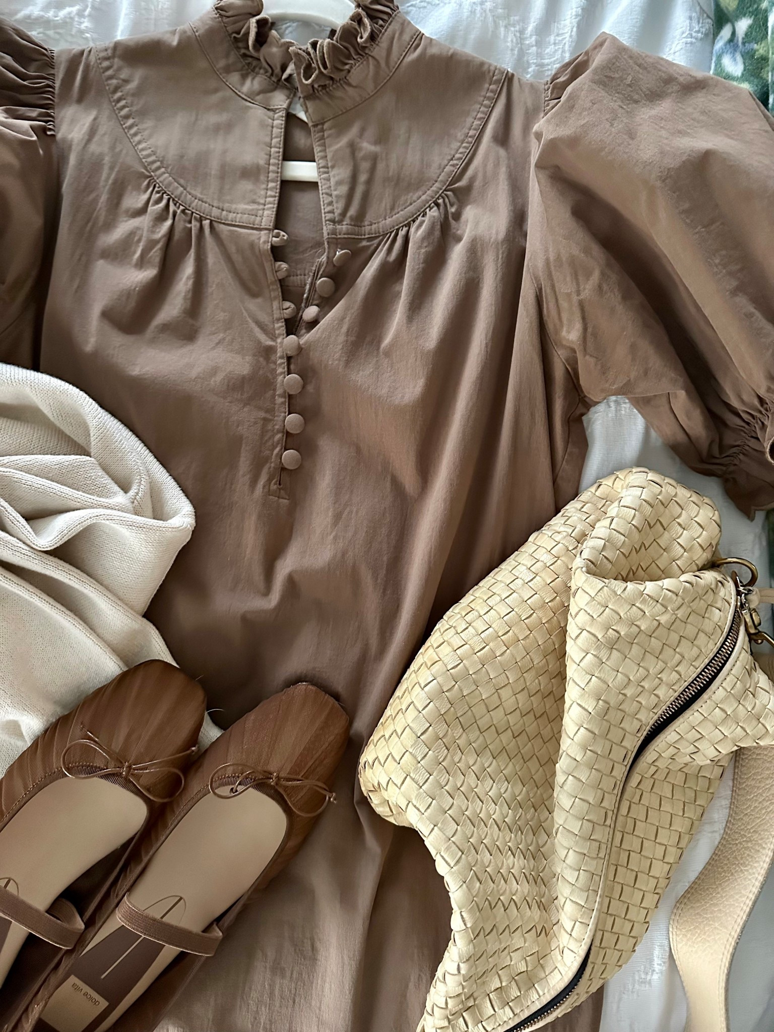 I rarely gravitate towards brown so riding this mocha induced wave while it lasts 

#LTKStyleTip #LTKWorkwear #LTKOver40