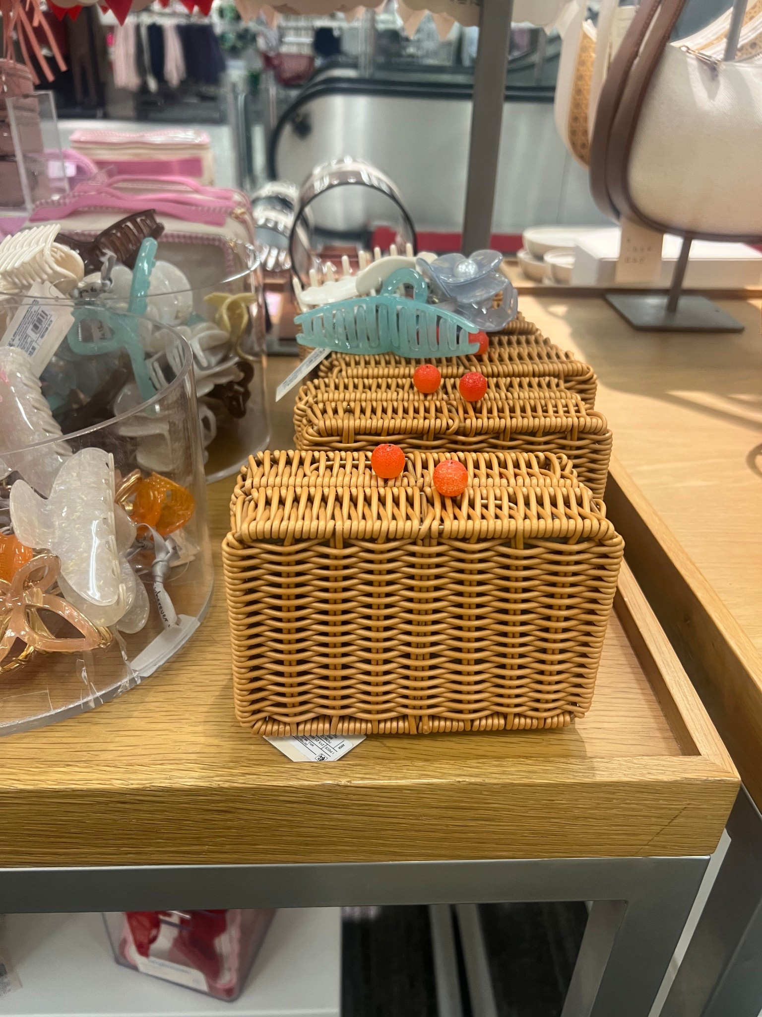 Who needs a bouquet of flowers when you have a fresh spring handbag like this? 🌸👜 #springfashion #outfitinspo #clutch

#LTKItBag #LTKOver40 #LTKStyleTip