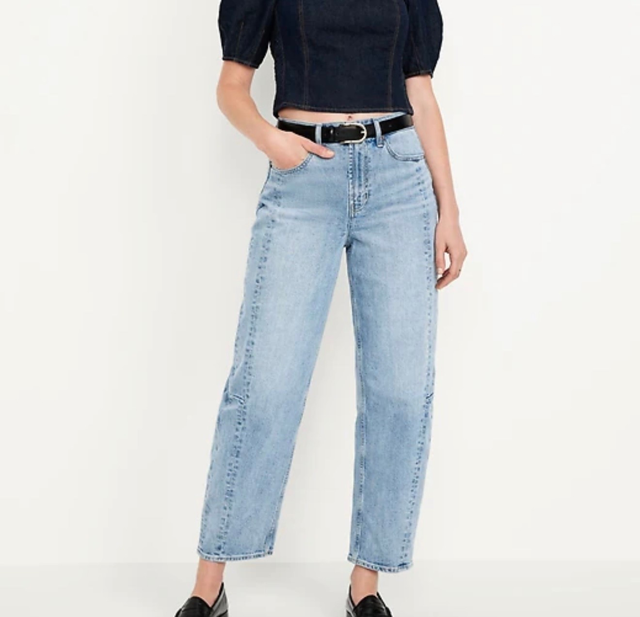Barrel ankle jeans 

#LTKFindsUnder100 #LTKSaleAlert #LTKGiftGuide