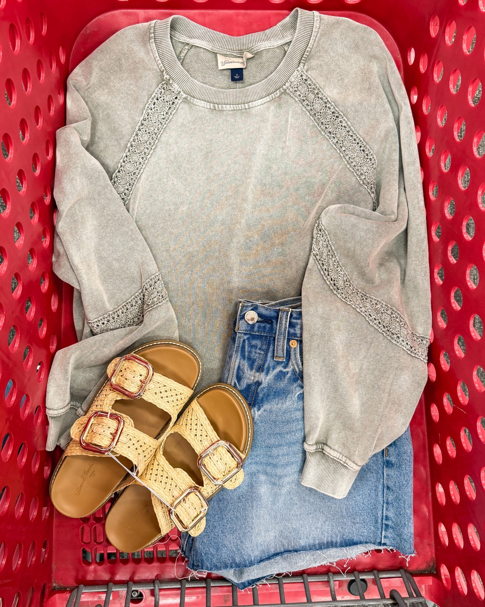 This sweatshop giving Aerie and is pretty vintage wash green color. Also comes in beige.

#LTKSeasonal #LTKootd #LTKSaleAlert