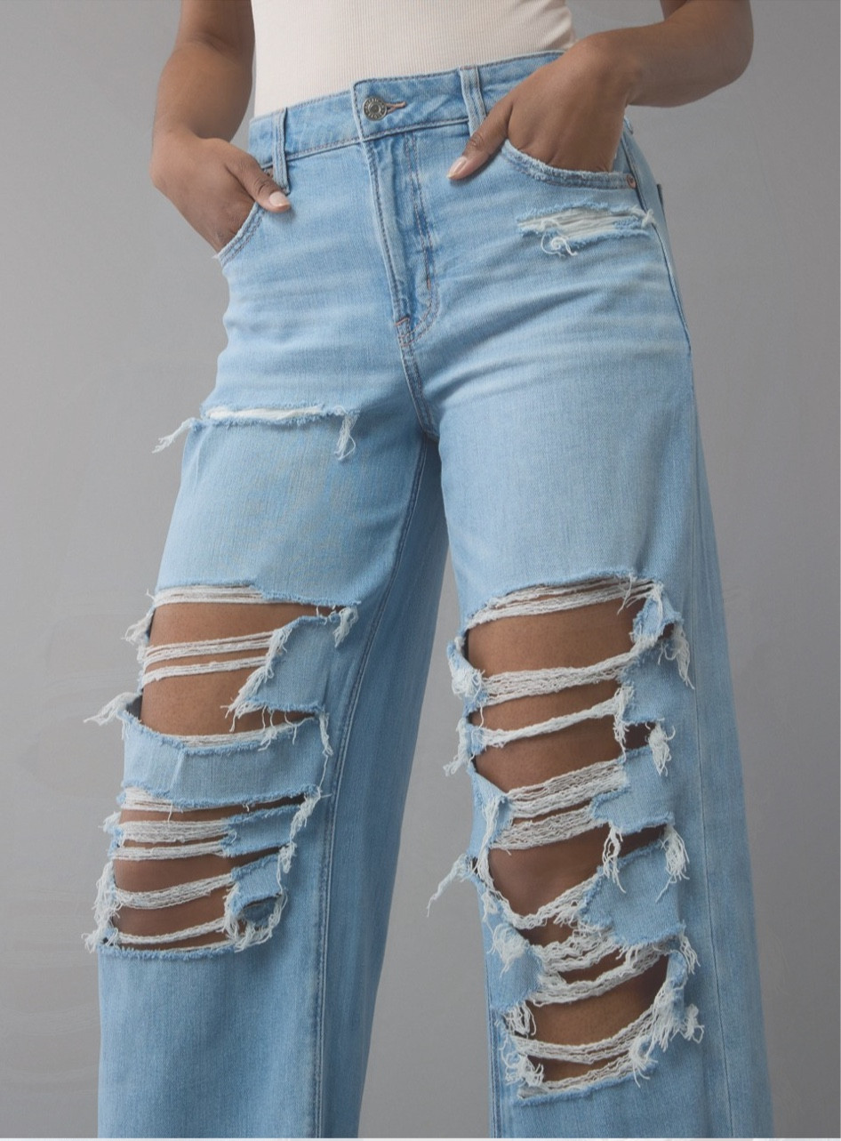 AMERICAN EAGLE 🦅 
& Aerie sale!
🤍
I signed up for their credit card and saved so much money, definitely helped with the new Halloween sweaters that aren’t on sale yet. I know opening up a new card isn’t for everyone, so these low prices on everything else is great!

These ripped jeans look so cute with a short sleeved or tank body suit. That’s what I plan to wear with them. But take a look at all their jeans on sale right now. I love AE jeans! 👖 

#LTKStyleTip #LTKFindsUnder50 #LTKSaleAlert