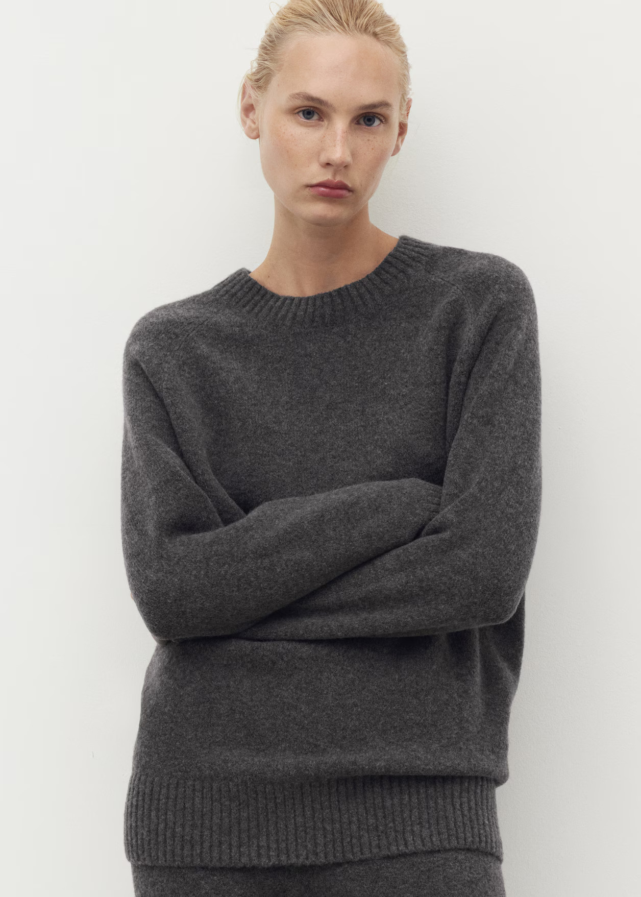 Round-neck knitted sweater - Women | MANGO United Kingdom | MANGO (UK)