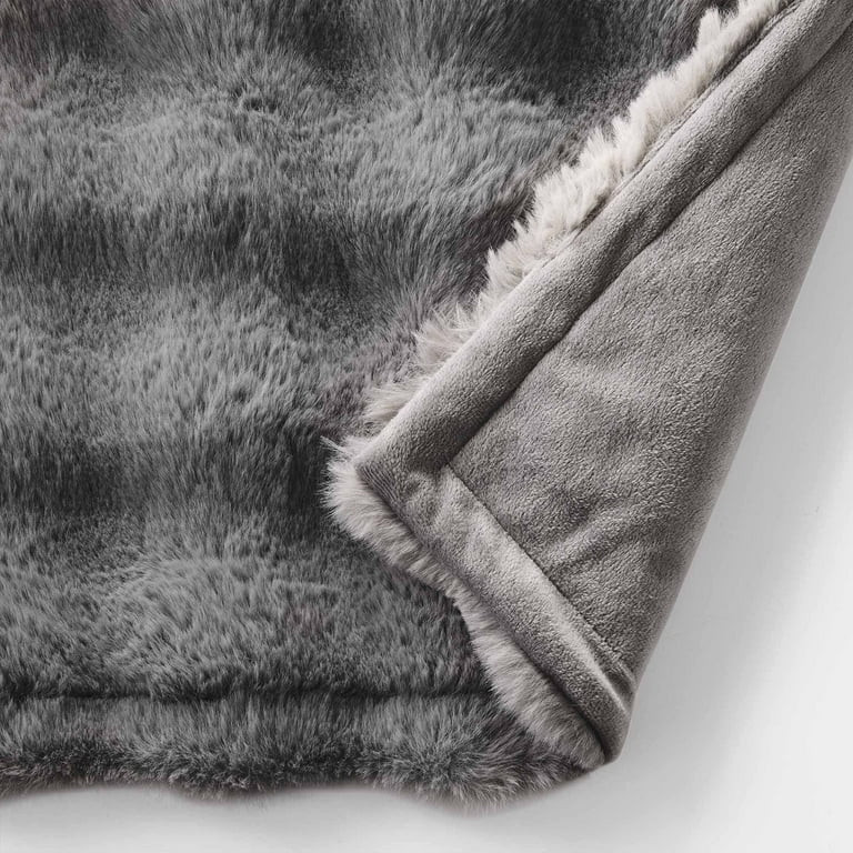 Better Homes & Gardens Grey Bubble Faux Fur Ultra Soft Luxury Oversize Throw Blanket 50" x 72", G... | Walmart (US)
