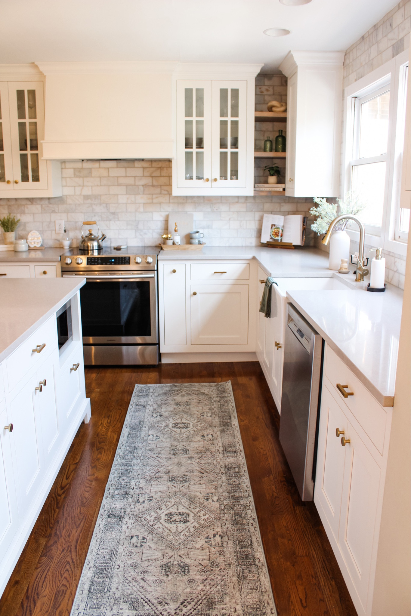 Kitchen decor #decor #kitchen #kitchenrug #kitchenrunner #runner #kitchendecor

#LTKhome #LTKstyletip #LTKFind