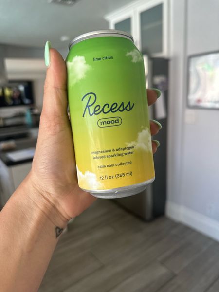 Non-alcoholic adaptiven Drink ❤️ so delish!

#alcoholfree #summerdrink #refreshhing