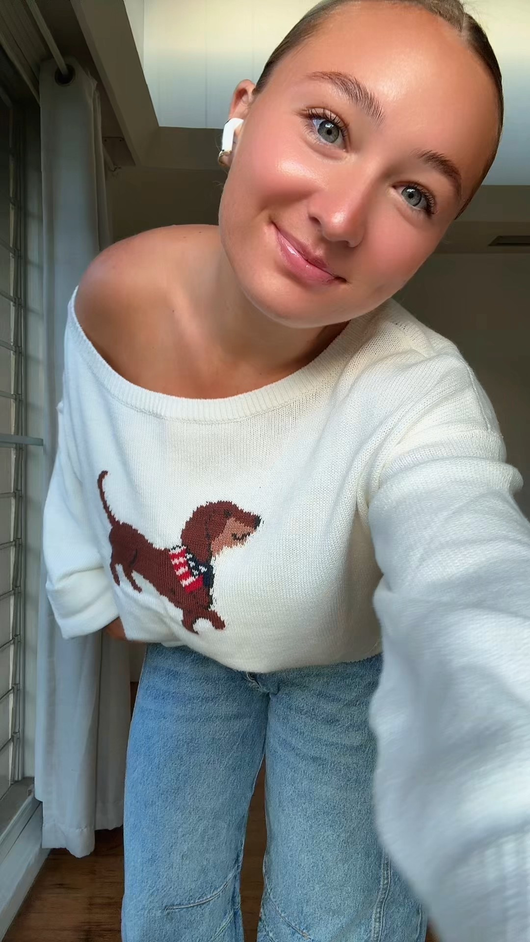 Slouchy Off-the-Shoulder Dachshund
Graphic Sweater

#LTKFindsUnder100 #LTKFindsUnder50 #LTKSaleAlert