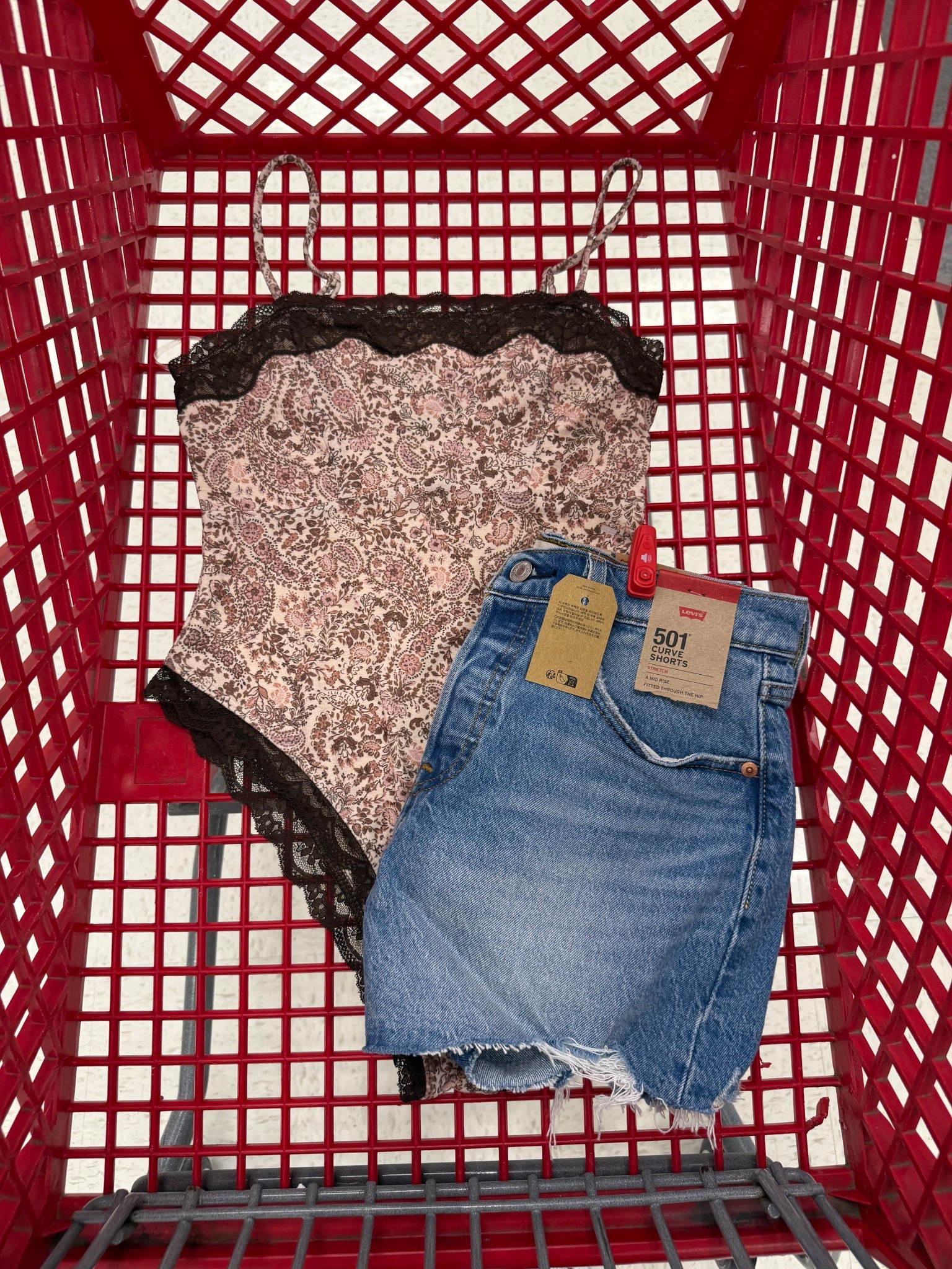 The bodysuit is the cutest 🌸🫶🏽



#LTKMidsize #LTKSeasonal