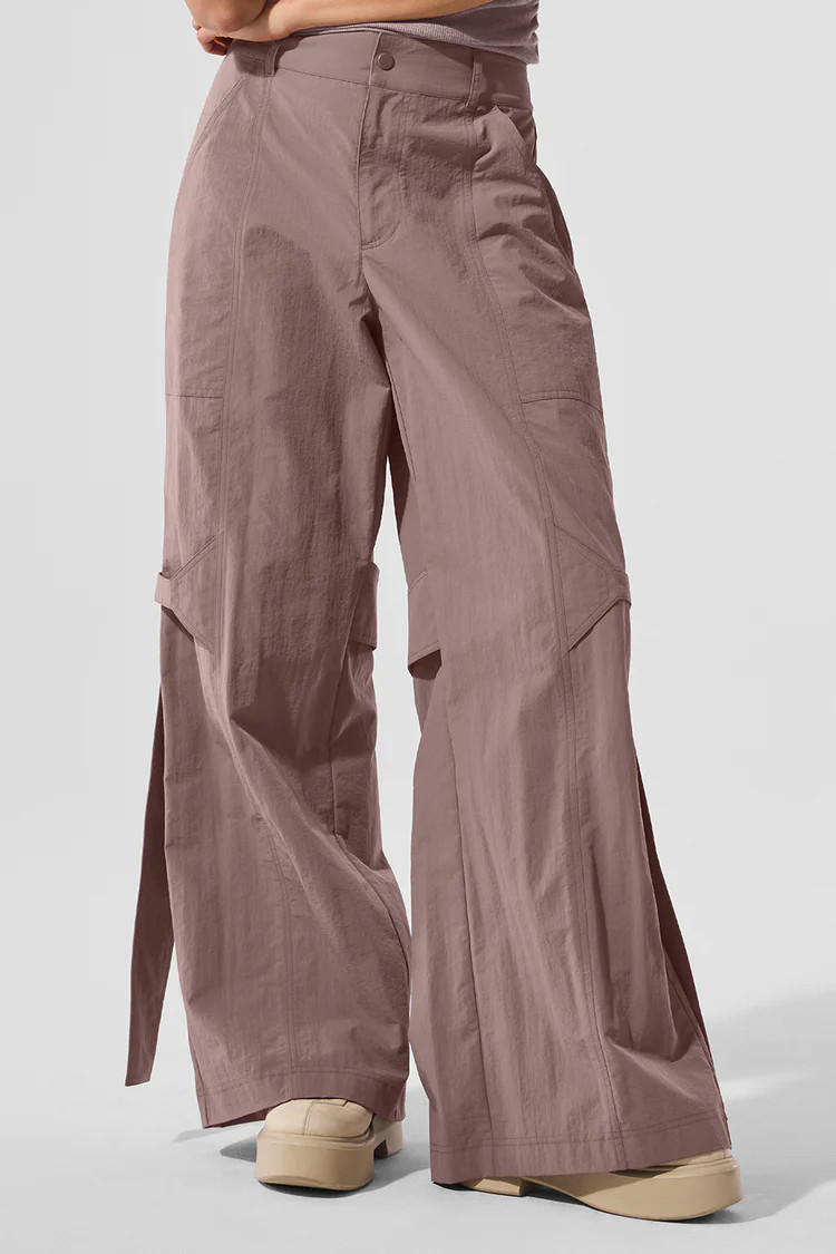 High-Waist Voyager Trouser - Mushroom | Alo Yoga (US)