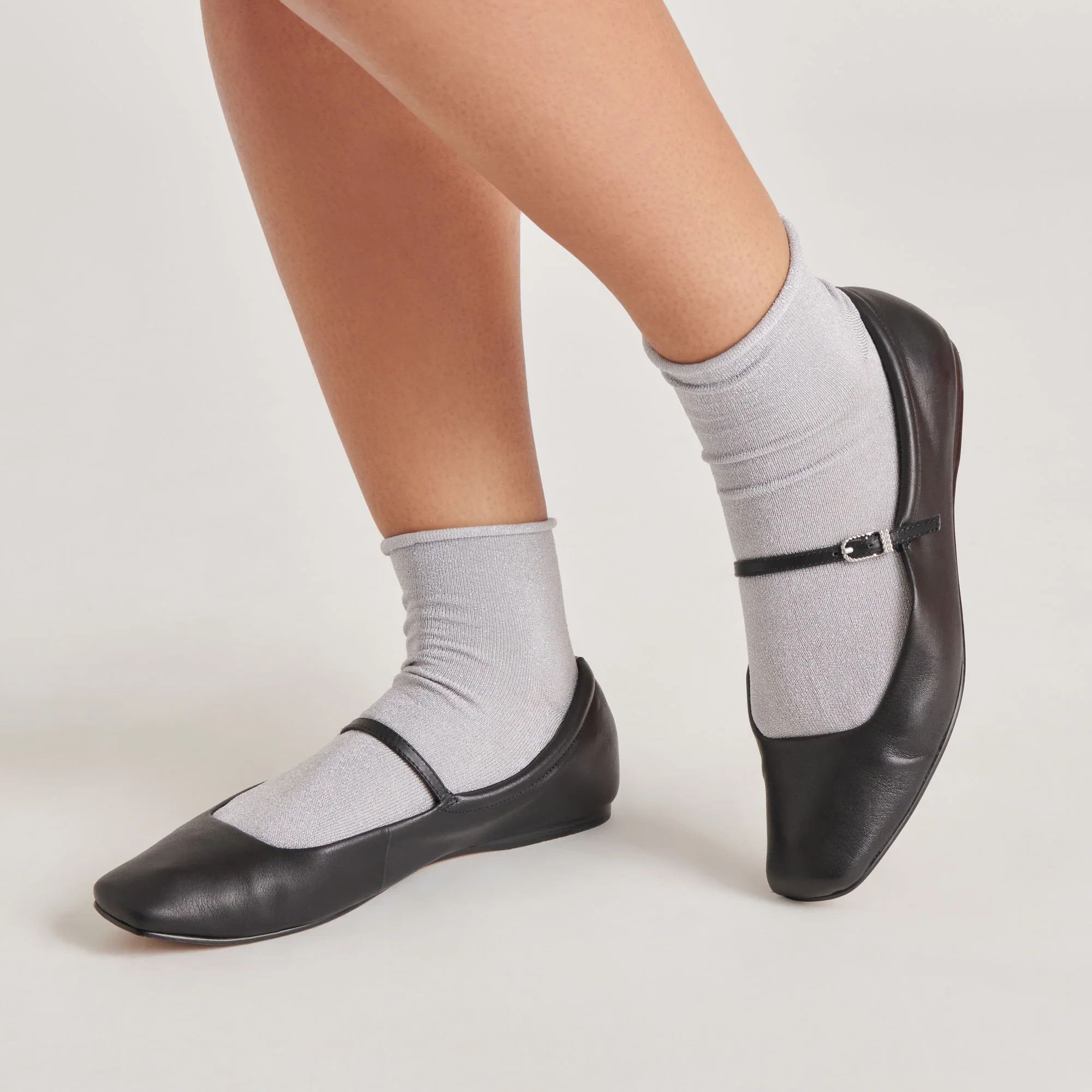 SHIMMER SHORTIE SOCKS SILVER | DolceVita.com