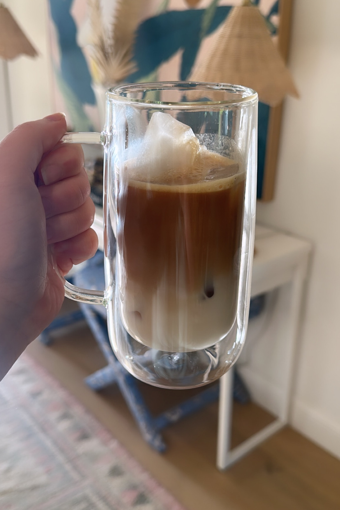 I sweat drinking out of a pretty cup makes the coffee taste better 😉😍