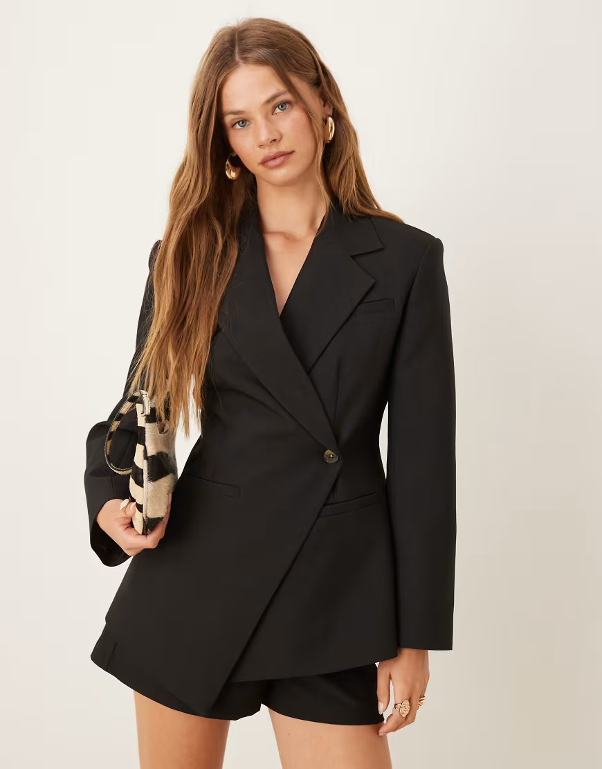 ASOS DESIGN tailored nipped waist blazer with cut away hem in black | ASOS (Global)