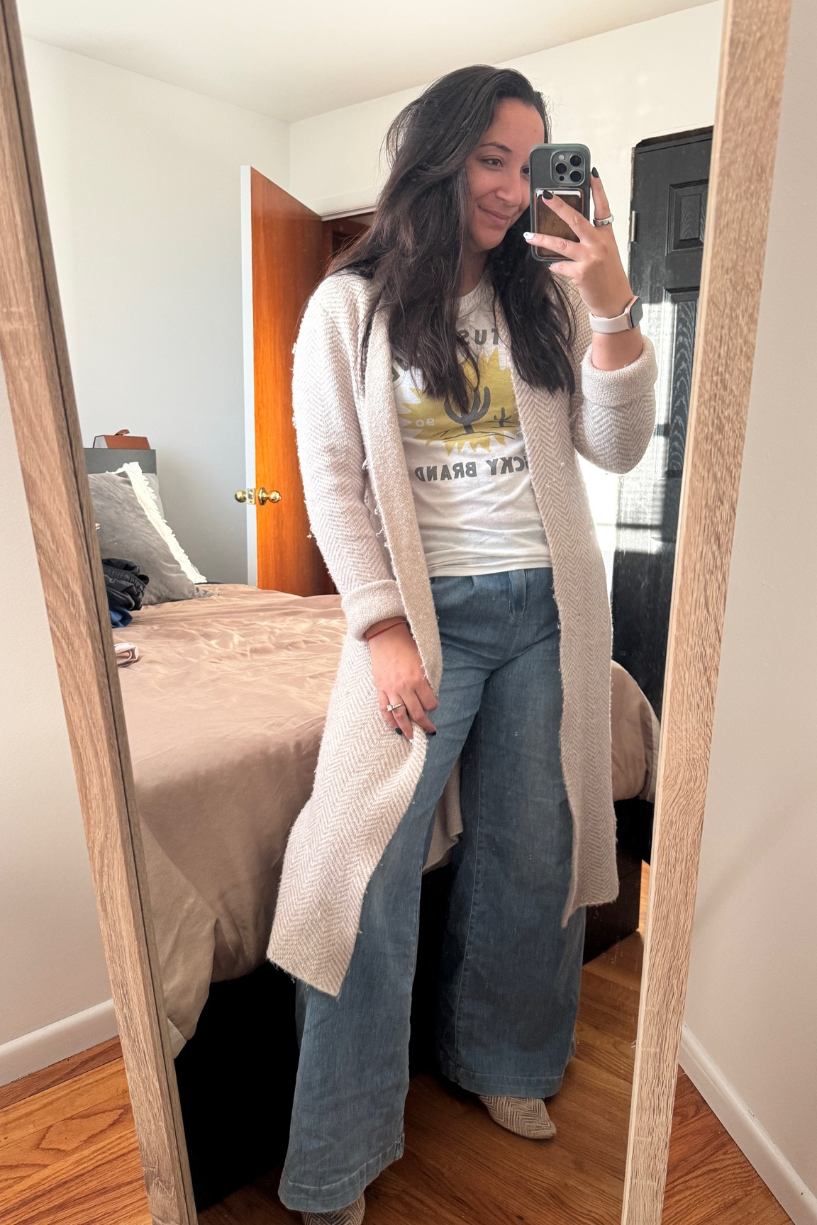 Casual Friday when you don’t feel your best means channeling your inner Joanna Gaines!!

I was working from home on Wednesday and I had Fixer Upper, Lake House edition on and I just love how effortless Joanna’s style is. 

So today, I channeled my inner Joanna and threw together something casual but cute.

What do you think!?

#LTKMidsize #LTKStyleTip #LTKFindsUnder100