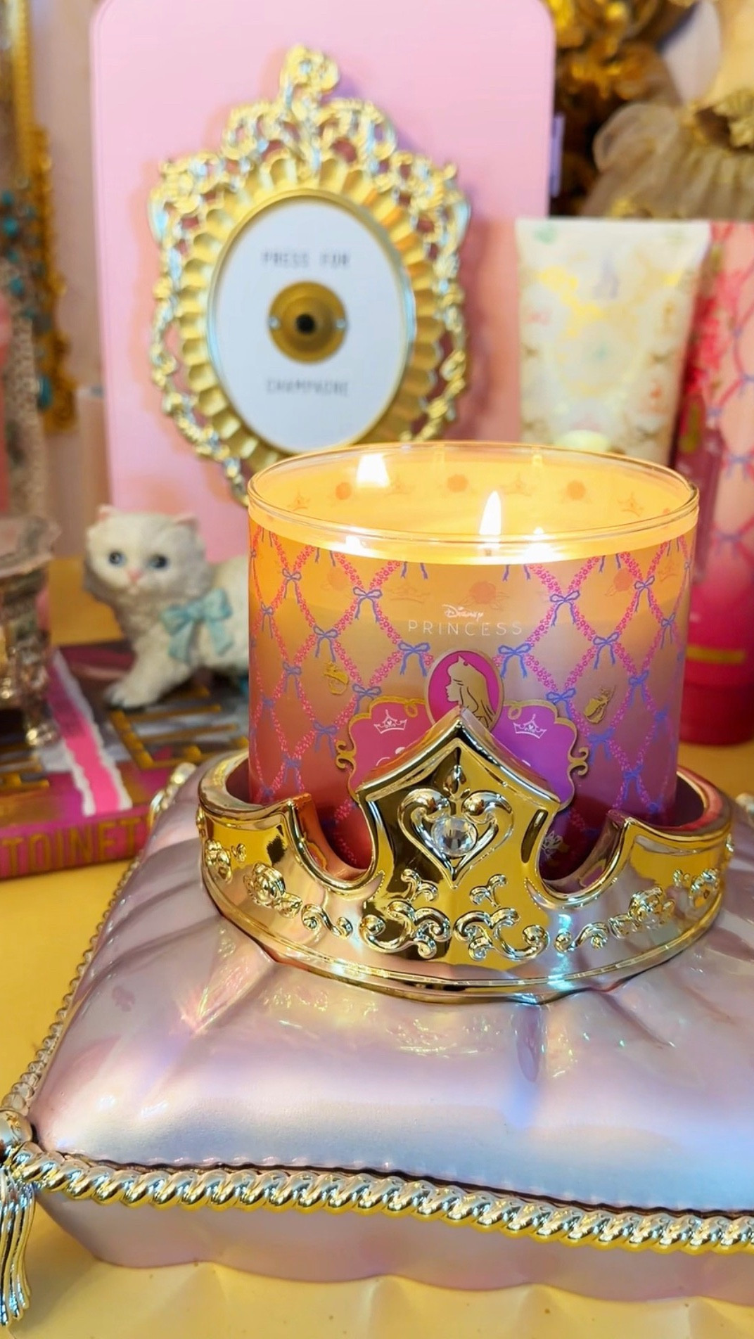 Aurora crown pedestal 🎀👸🏼💕 

#LTKvlog #LTKHome #LTKdayinmylife