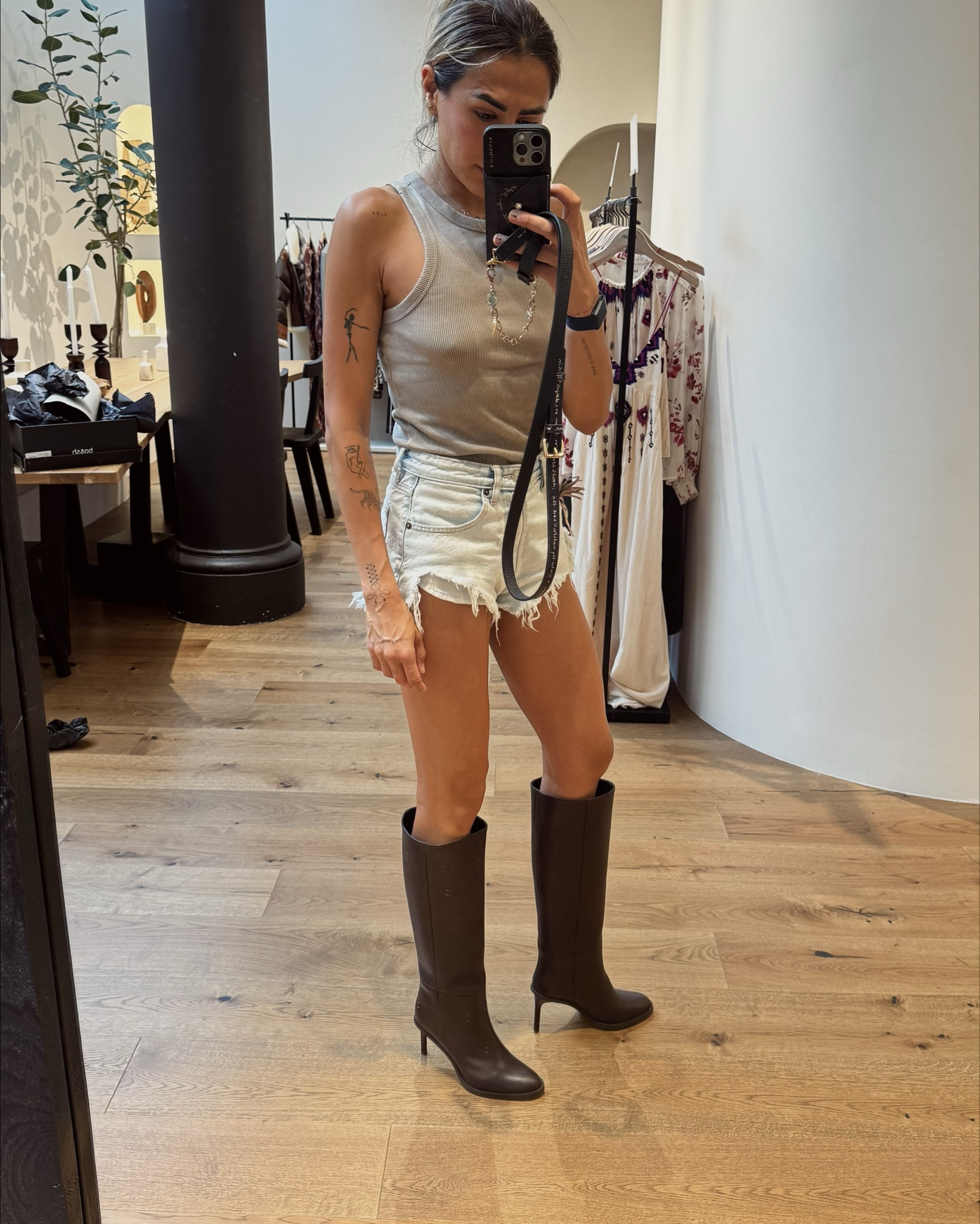 I think I’ll  buy this felt comfortable 
And the color was so chic