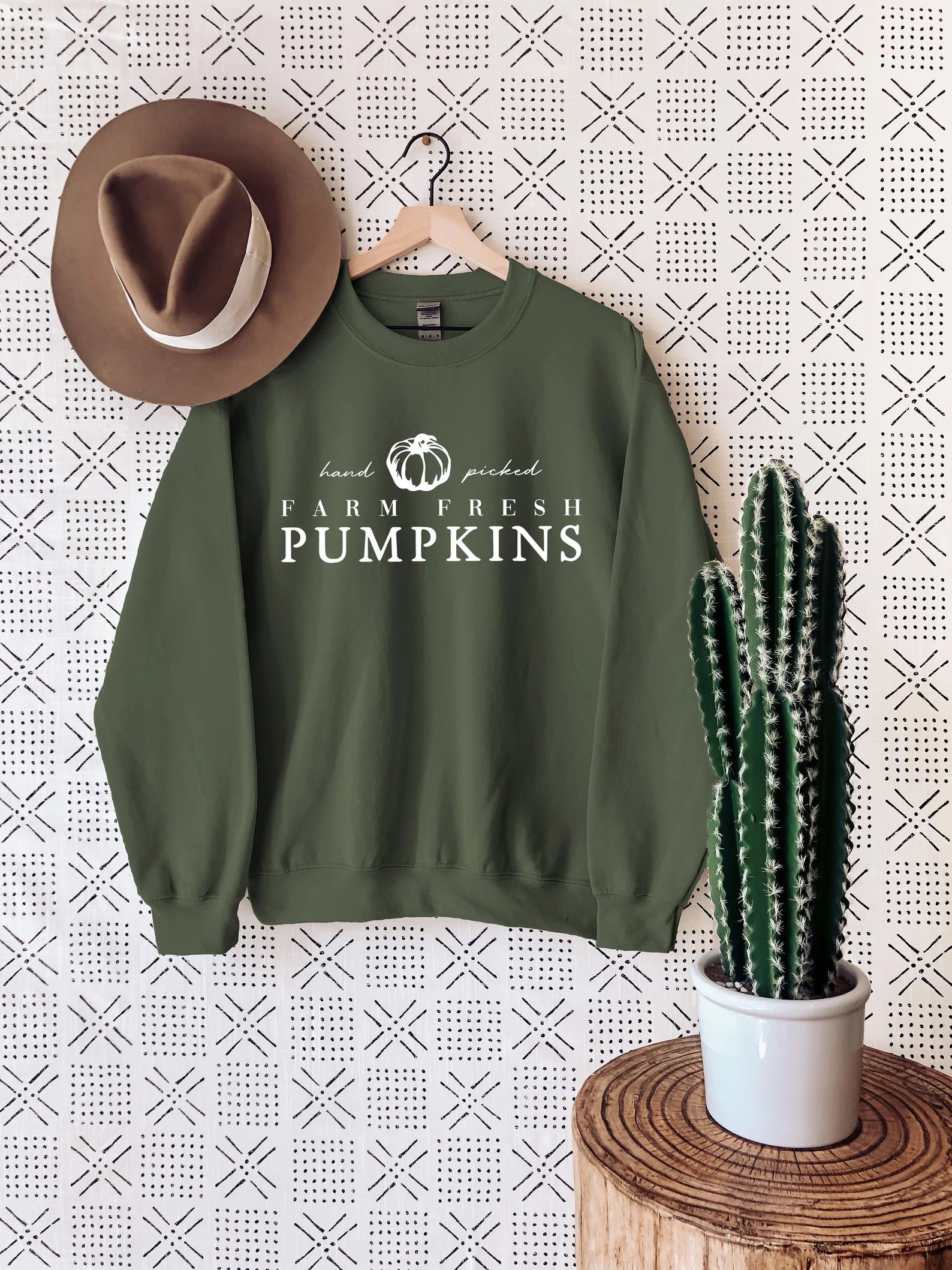 Hand Picked Farm Fresh Pumpkins Sweatshirt, Halloween Sweatshirt, Pumpkin Season Sweatshirt, Fall... | Etsy (US)