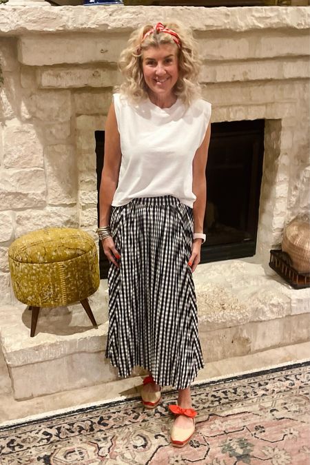 This gingham skirt is so cute! I styled it in a more casual way with this J Crew t-shirt, espadrille mules and a cute hair scarf!


#LTKstyletip #LTKover40