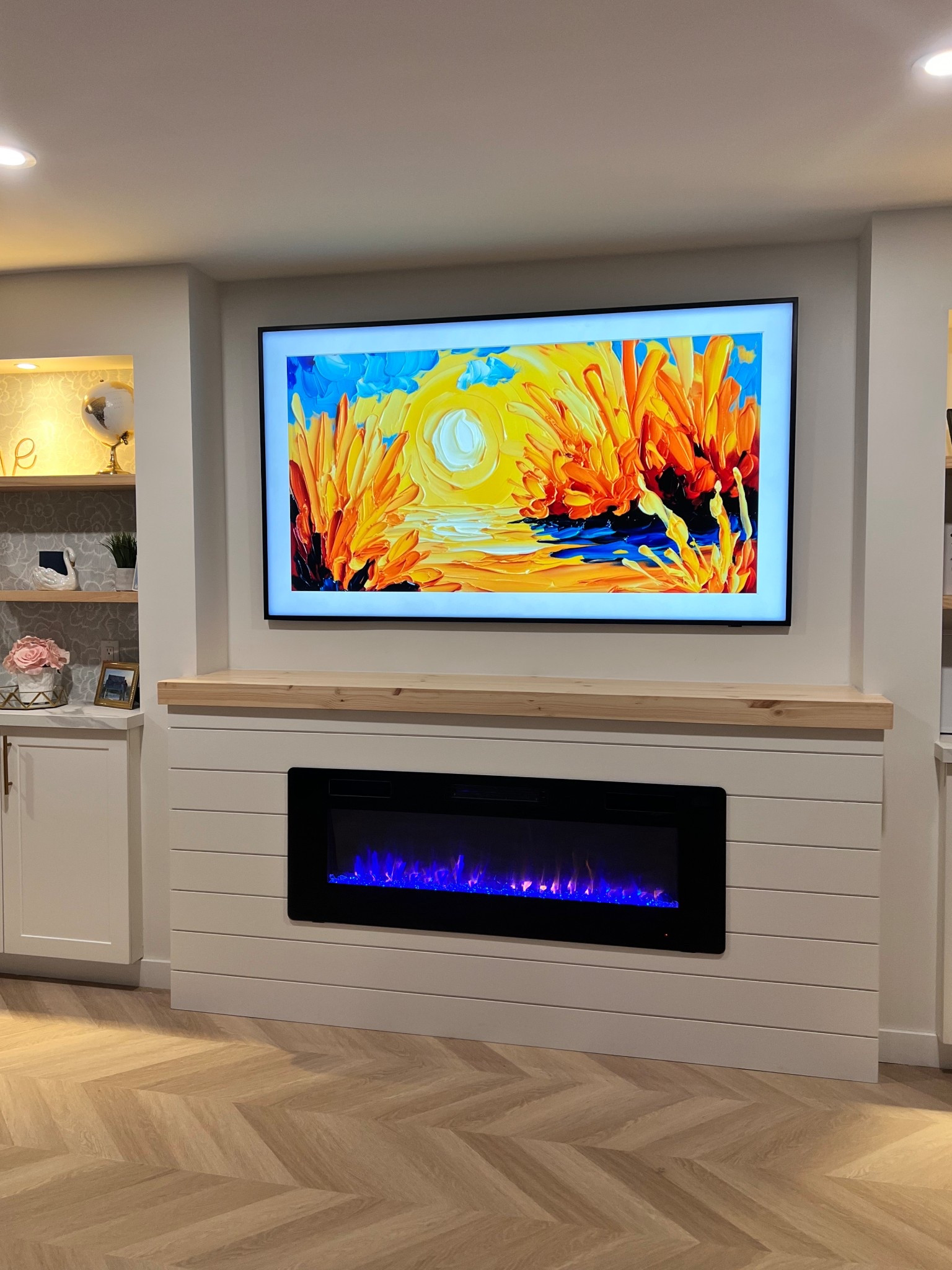 Fresh new artwork ☀️🎨🖼️

Chevron flooring we got from floorbox.ca but I linked an almost identical similar pattern/style by Lifeproof (another brand we trust - we did our previous entire old house flip using luxury vinyl plank Lifeproof flooring and it is fab 👌🏼)

#LTKHome #LTKSeasonal