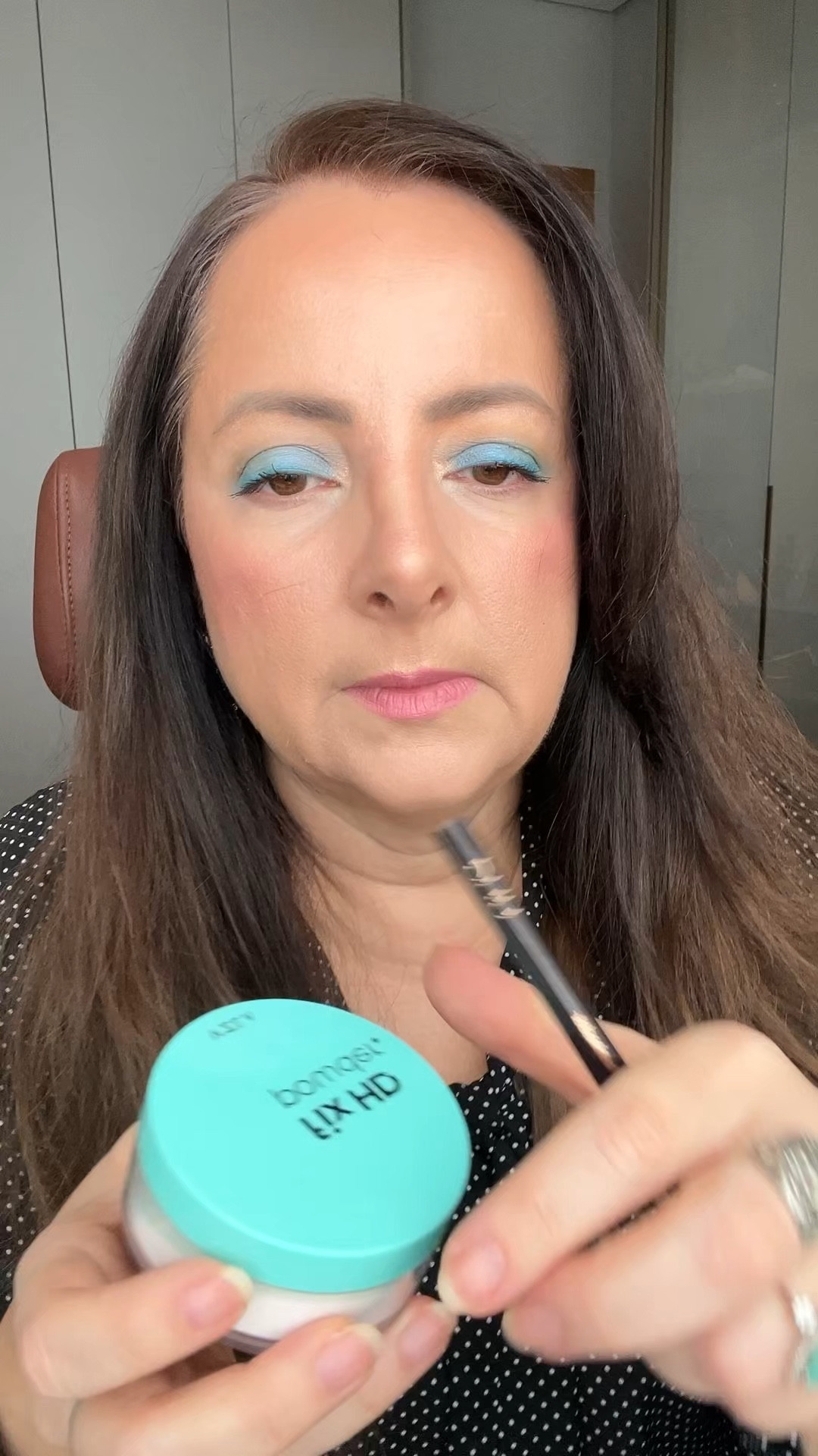 Selando a pele com o pó HD da Vizzela.

#LTKbrasil #LTKbeleza