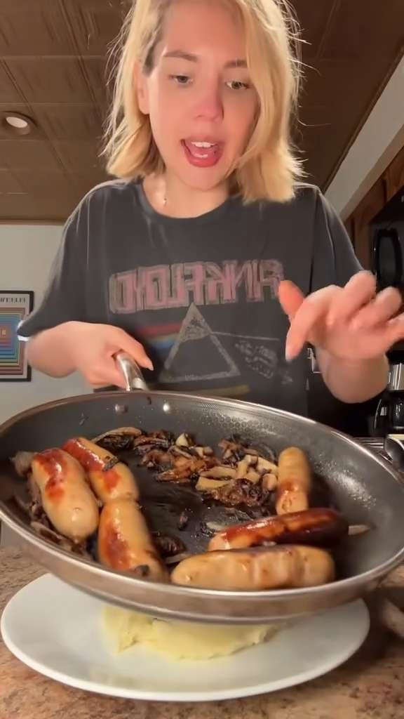 Dish up dinner with me! My Pink Floyd graphic tee is an oldie, but sharing similar. 💓 

 #LTKootd #LTKfoodie #LTKvlog