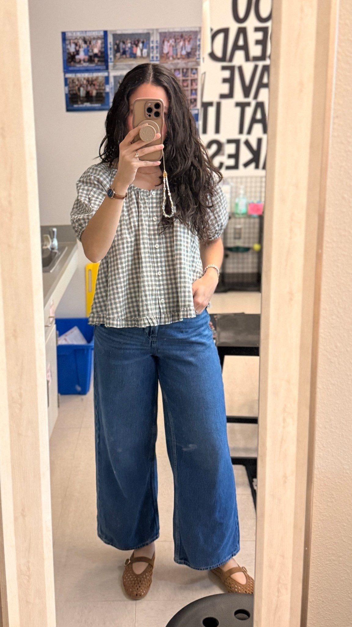 Warmed up enough today to not have to wear a long sleeve 😌 so 100% cotton & airy blouses coming in 👌🏼 sized down to an XS since it’s such an airy shirt! @Target 

Target, natural fiber clothing, teacher style

#LTKWorkwear #LTKSeasonal #LTKootd