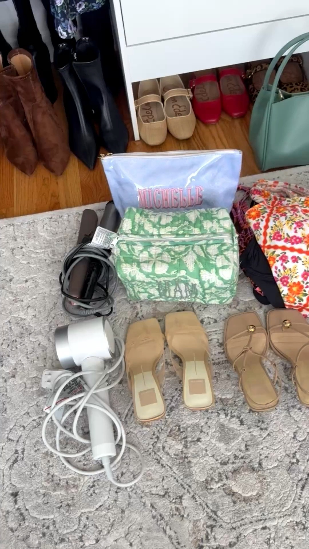 Travel days feel a little easier when everything has its place. ✈️
This expandable carry-on from Quince has been such a great find! It is sleek, lightweight, and the extra space is perfect for those “just in case” outfits. Practical, polished, and ready for my next trip. 
@onequince
#quincepartner 
@shop.LTK
#liketkit 


#LTKOver40 #LTKTravel