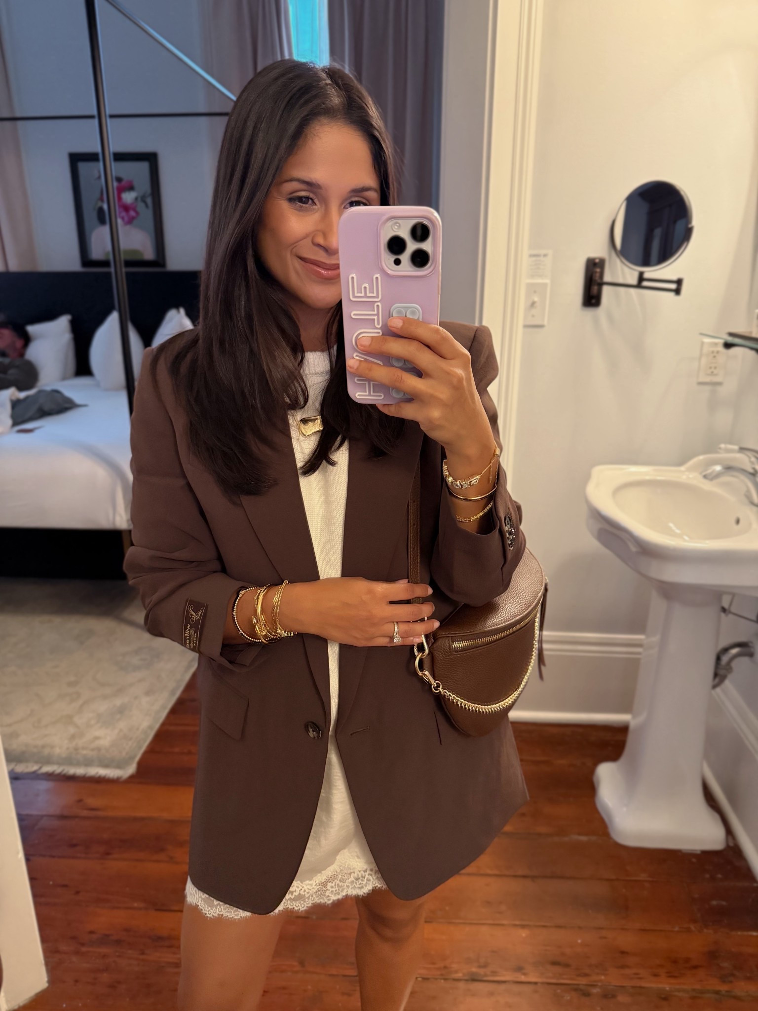 I wore this satin and lace skort and chocolate brown blazer out to date night in New Orleans.
Wearing sz small in skirt and sweater and a 4 in the blazer.
Take 20% OFF with code: HAUTE20

#aritzia #giginewyork 

