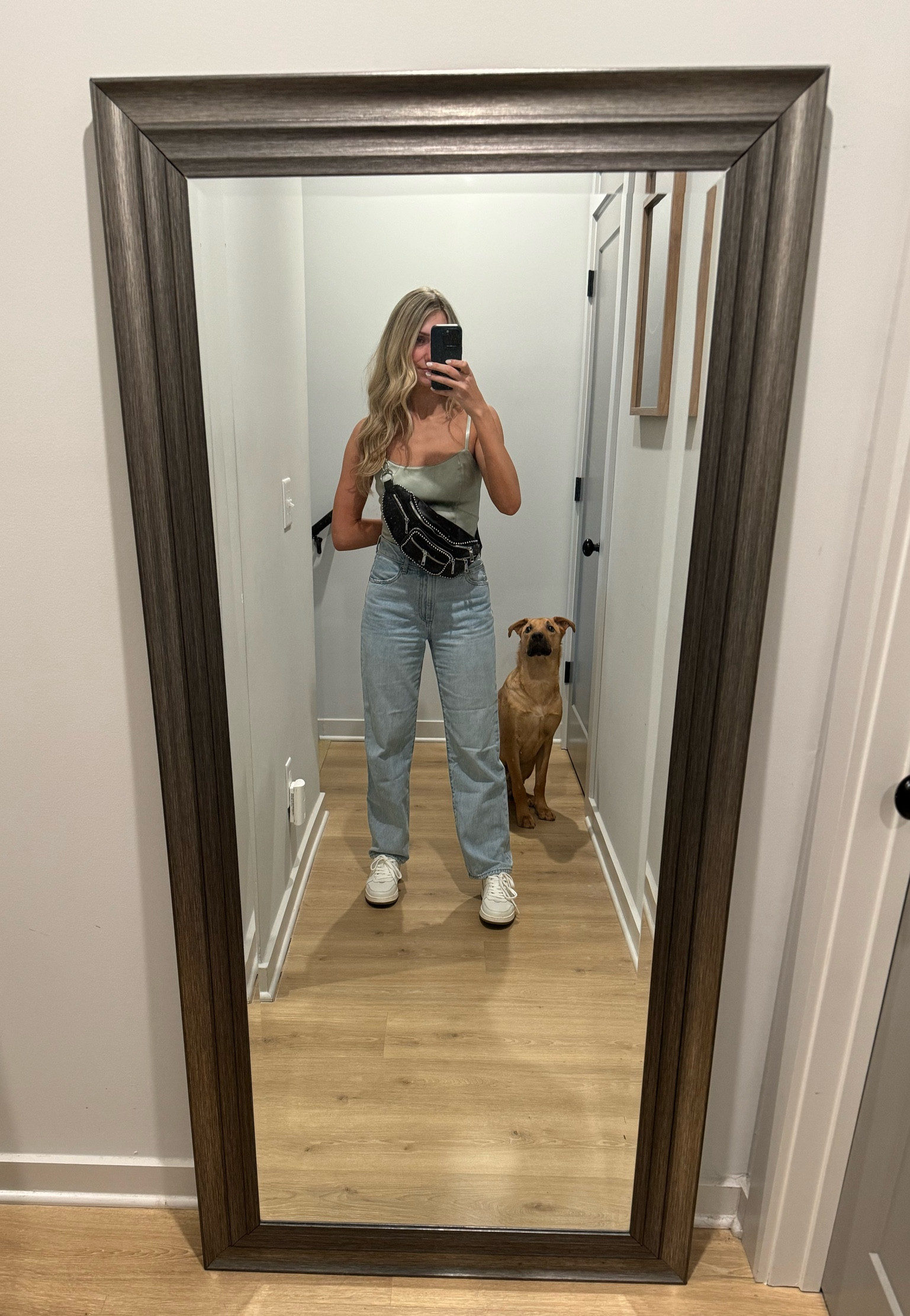 headed to a bridal convention🤍🫶🏻 wearing my favorite summer top & instead of wearing the matching skirt paired it with jeans 