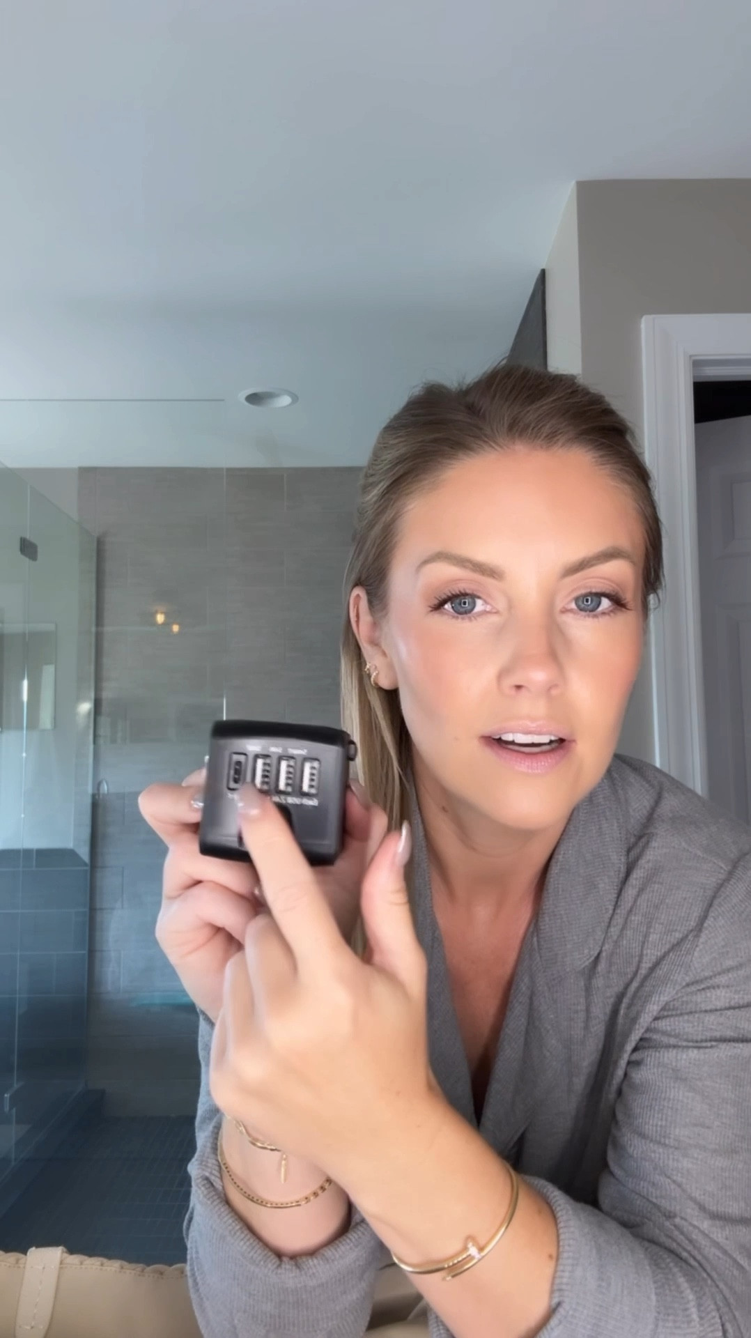 Amazon travel must haves + my favorite travel bag I ended up ordering in Chocolate 🍫😮‍💨

#LTKTravel #LTKFindsUnder50 #LTKItBag