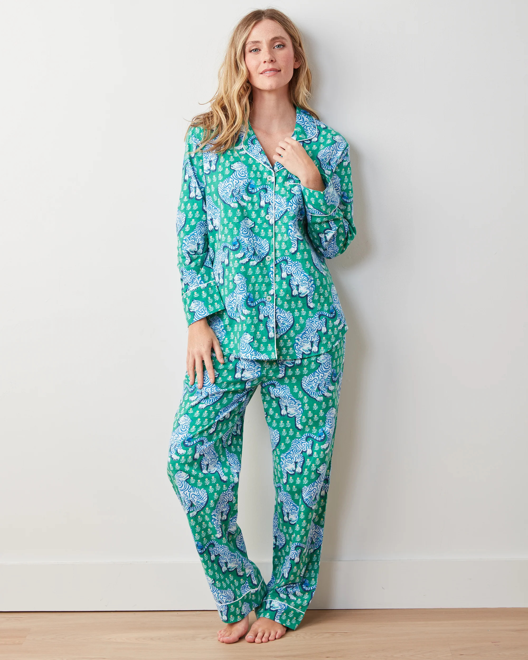 Printfresh Women's Christmas Tall Organic Flannel Long Sleeve and Pants Pajama Set in Green Tiger Queen | Printfresh