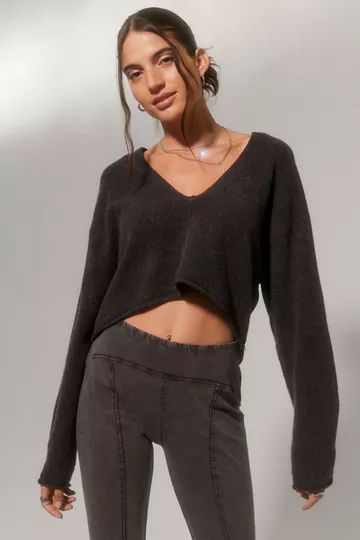 BDG Valeria Cropped V-Neck Sweater | Urban Outfitters (US and RoW)