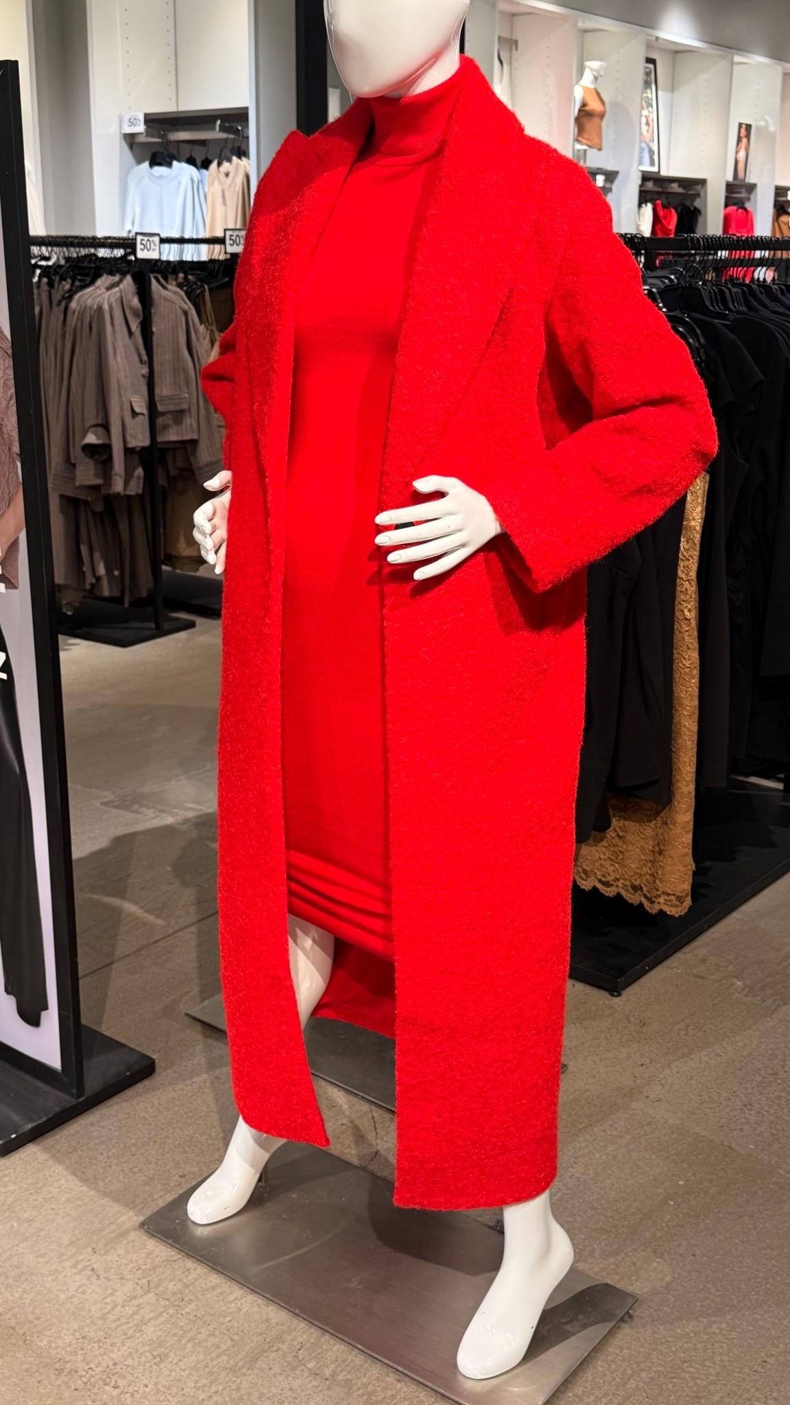 Red coat

#LTKHoliday #LTKSeasonal #LTKSaleAlert