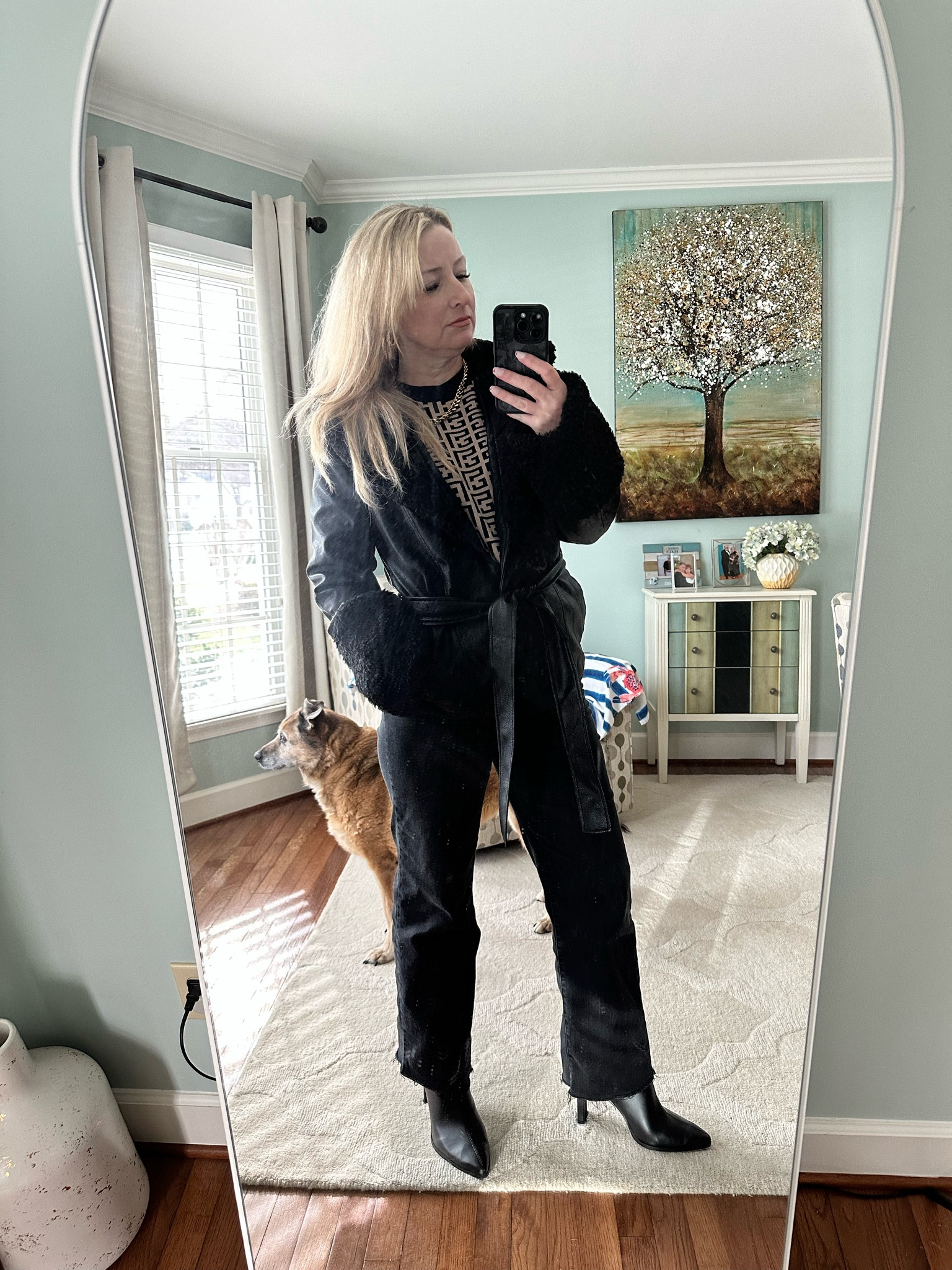 Mafia mom era
Black mono outfit 
Winter outfit 
Jeans


#LTKstyletip #LTKover40 #LTKSeasonal
