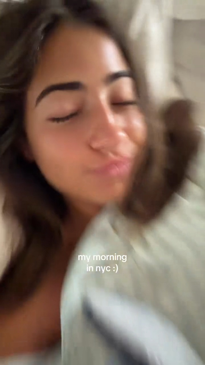 my morning in nyc:) surprised my mom for a lil brunch + pilates date :) the piano man made my day there were little kids dancing to his music it was so beautiful 

 #LTKdayinmylife #LTKootd #LTKvlog