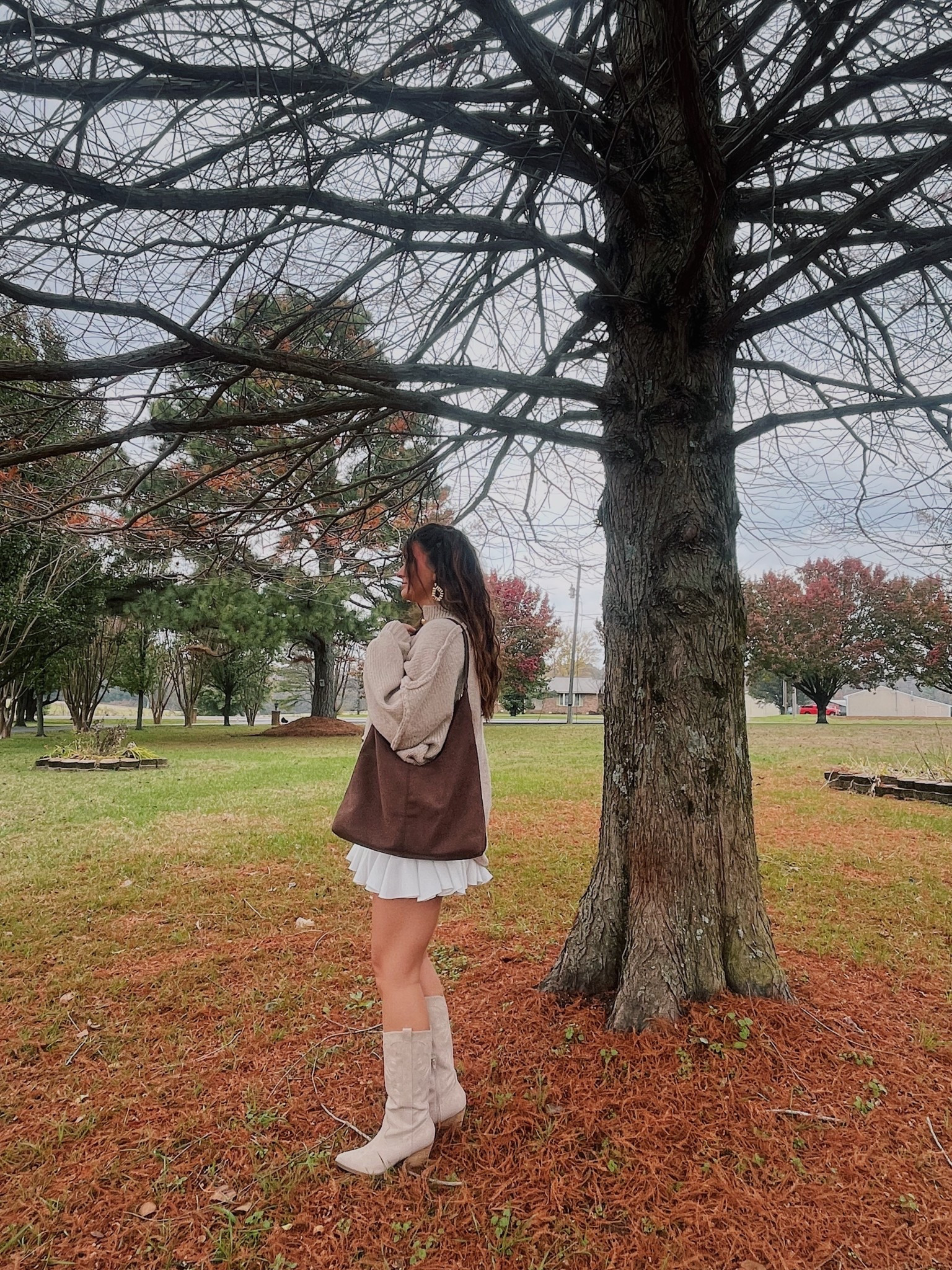 oversized sweaters + flowy skirts are the PERFECT fall brunch look 

#LTKFindsUnder50 #LTKStyleTip #LTKU