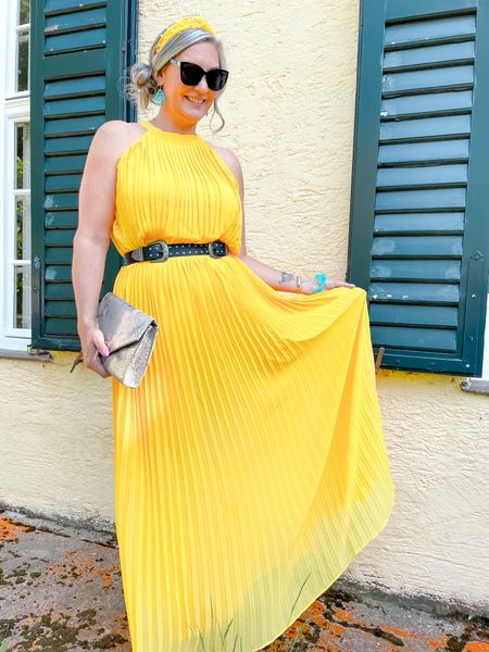 Yellow pleated chiffon maxi dress for tall women. I sized up to a size 44 because I needed the room in the waist. It has a zip closure on the side and comes with a matching ribbon belt. 



#LTKeurope #LTKstyletip #LTKwedding