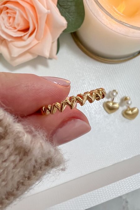How sweet is this ring for Valentine’s Day? Or anytime really.
It’s an amazing find, so affordable. I think it would make a super cute gift for Valentine’s or galentines as well!



#LTKSeasonal #LTKfindsunder50 #LTKGiftGuide