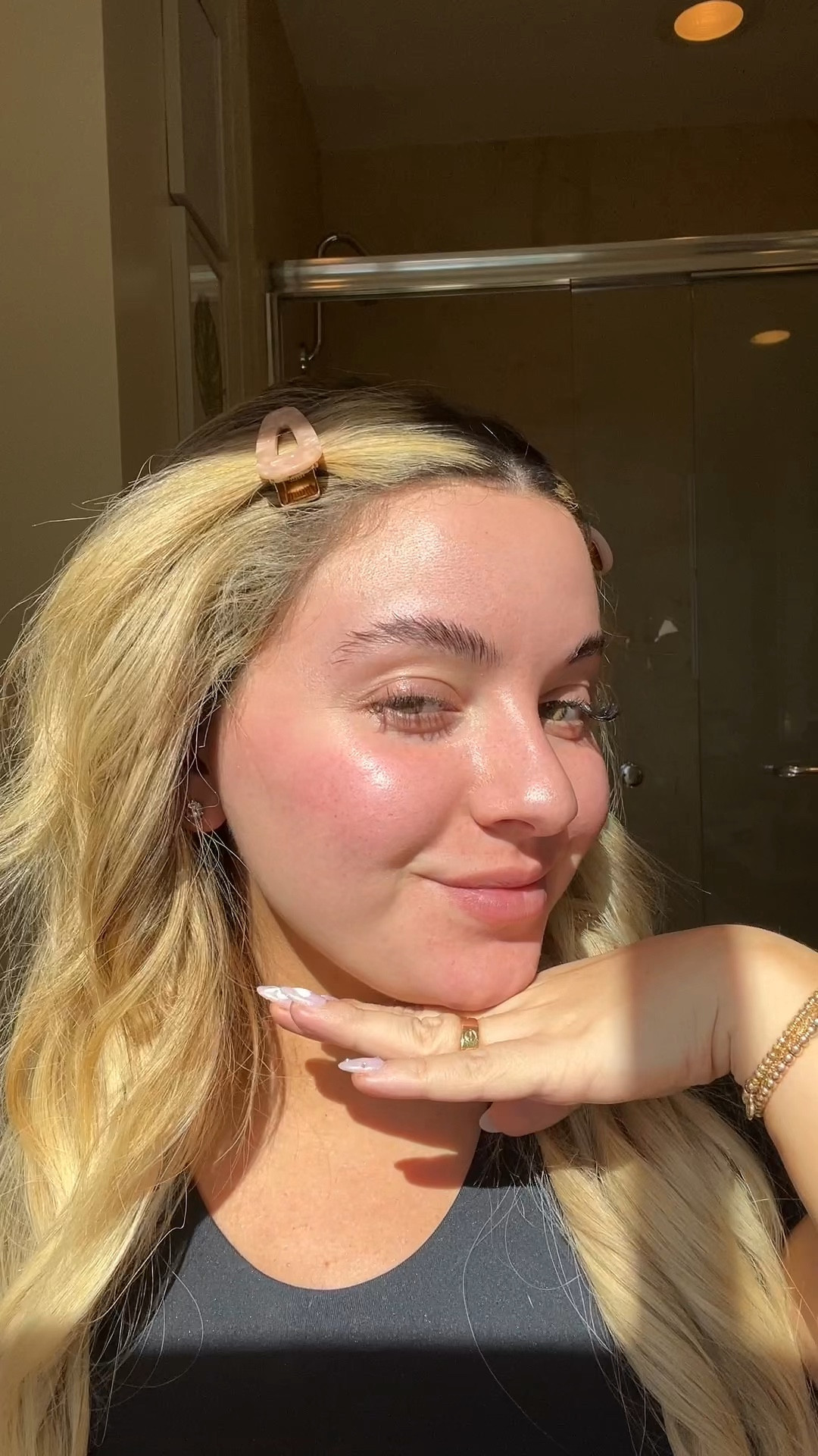 let’s get glowy 🌼🌸
products used:
@charlottetilbury magic serum
@rarebeauty primer
@charlottetilbury flawless filter
@lauramercier foundation
@rarebeauty bronzer stick
@rarebeauty liquid blush
@lauramercier concealer
@rarebeauty melting blush
@rarebeauty liquid luminizer
@lauramercier loose setting powder 
@jonesroadbeauty bronzer
@lauramercier powder blush
@rarebeauty silky touch highlighter
@kosas cloud set
@lauramercier lip liner
@rarebeauty matte cream lipstick
@buxomcosmetics lip gloss
@charlottetilbury setting spray  