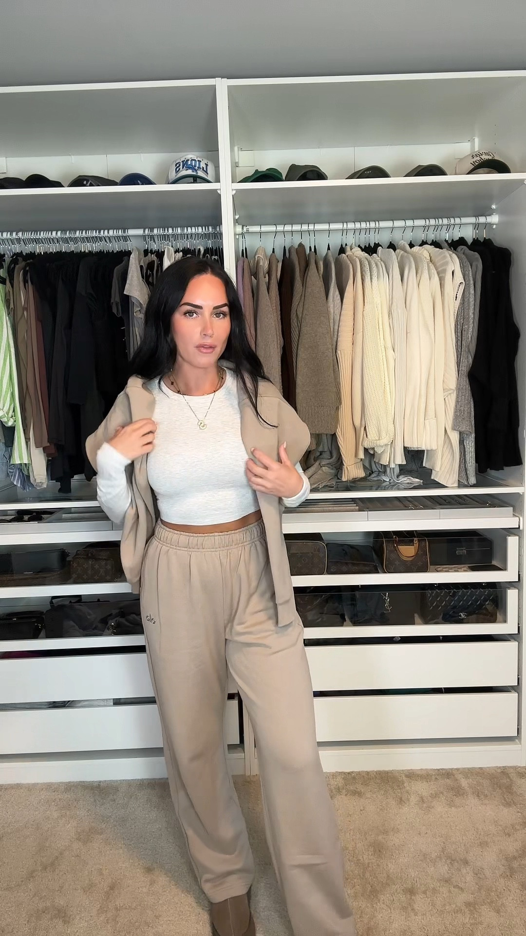 The cutest neutral sweatsuit 🤎🍂🧸

I’m wearing a size 6 lululemon top, size small crew, size xs pants both from Alo 



#LTKVideo #LTKShoeCrush #LTKxPrimeDay