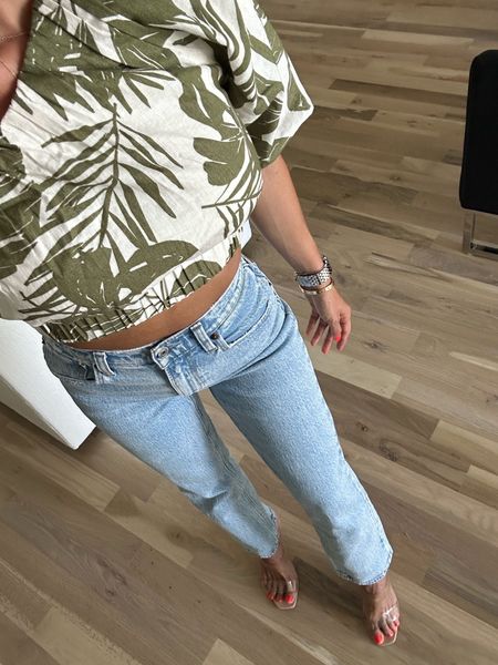 Palm print one shoulder linen top size xxs light wash jeans size 23s summer date night outfit 

#LTKunder100 #LTKunder50 #LTKsalealert