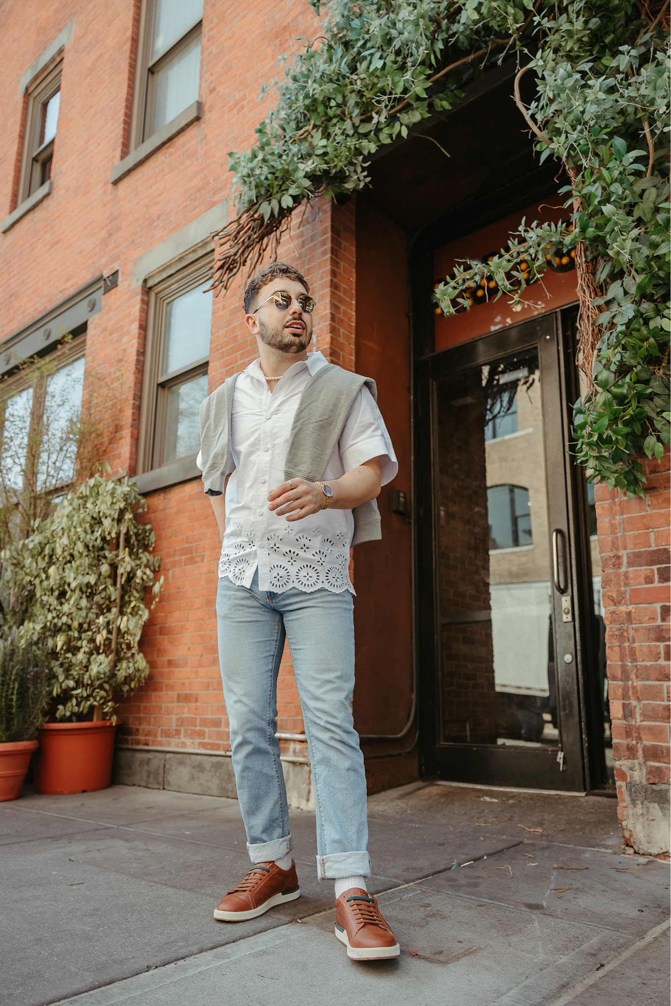 If you’re seeing this, it might be time to update your spring sneakers.

I obsess over a good clean leather sneaker, be it white, brown, or any other color because of its versatility. (I’ll literally come home and scrub them if they get a mark).

You could swap any color sneaker in here and rotate them through your wardrobe.

If you’re not sure where to refresh, I got you. @hushpuppiesshoes has a wide selection @dsw and you can pick up a few pairs to carry you all the way to fall. #MyDSW #ad 

📸: @stevensharpejr

#LTKmens #LTKunder100