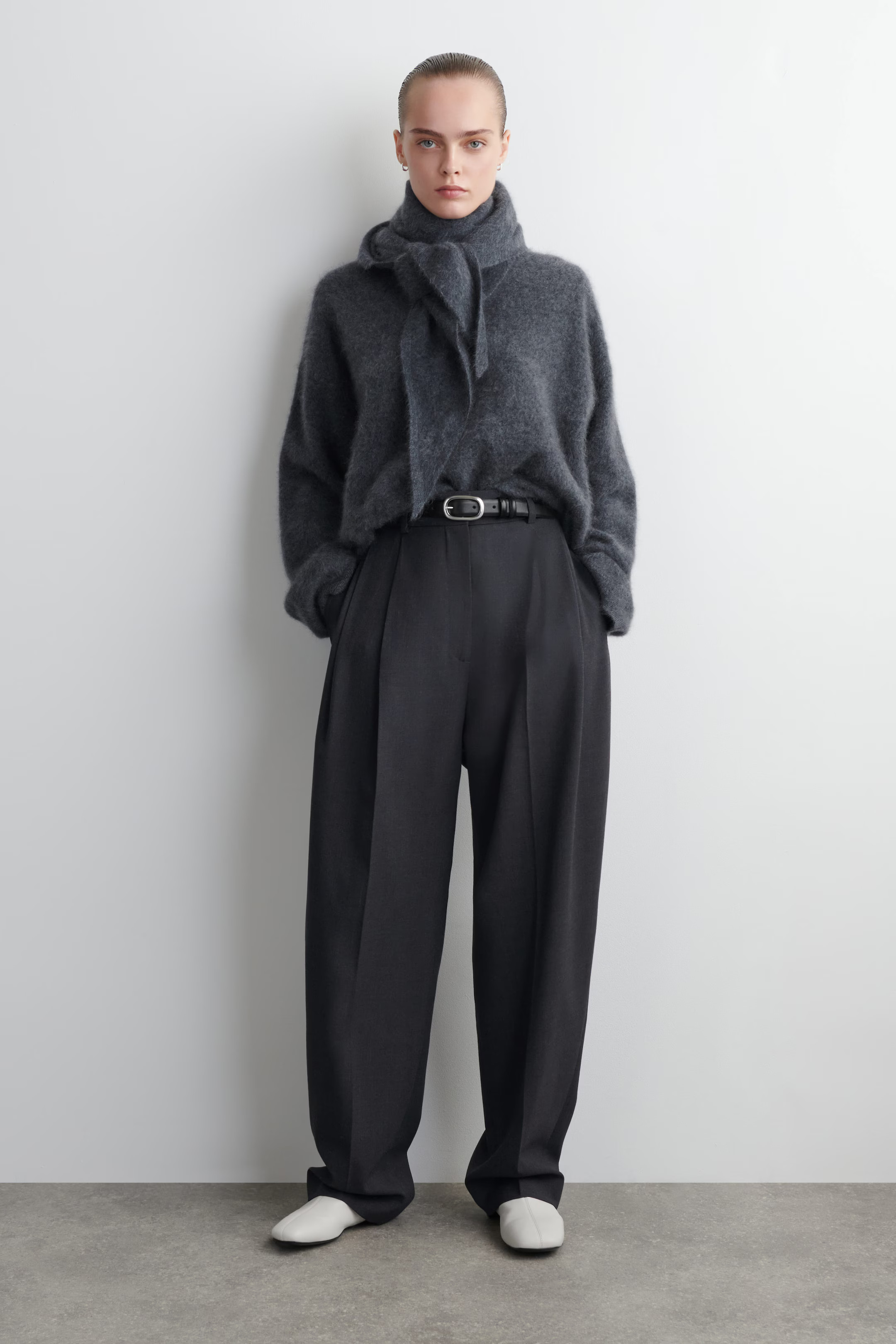 BRUSHED-CASHMERE CREW-NECK JUMPER - DARK GREY | COS GB | COS UK