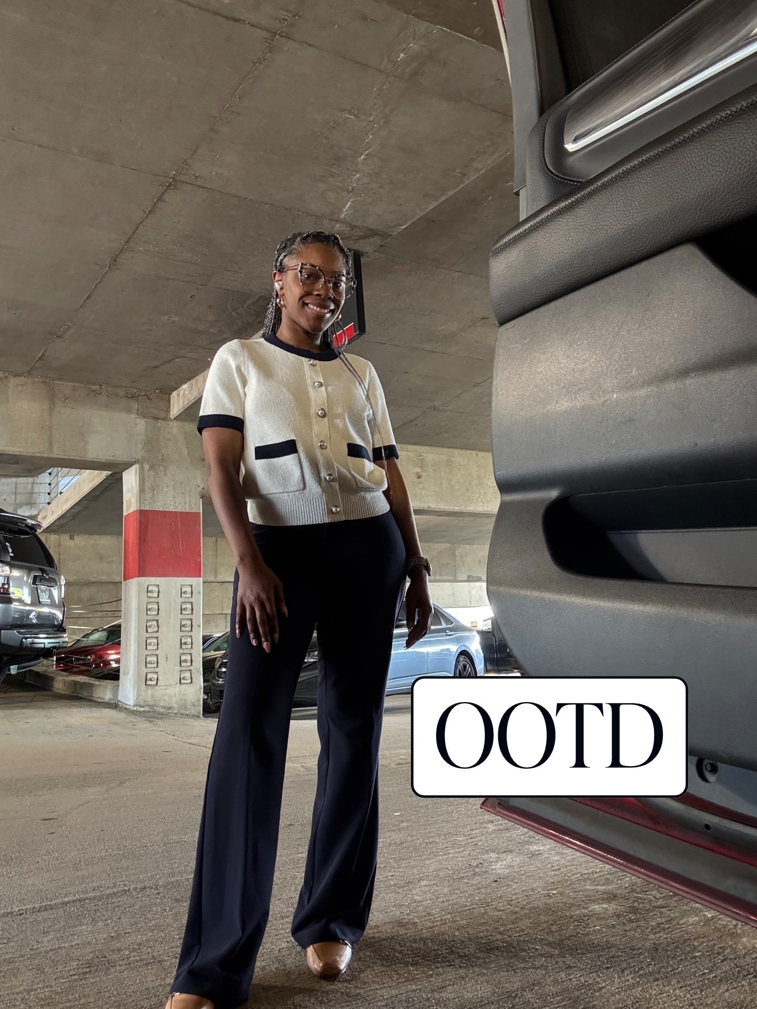 Today’s Work #OOTD

Size small top | size 6 pants 

#RheaAligned 

#LTKWorkwear #LTKFindsUnder100