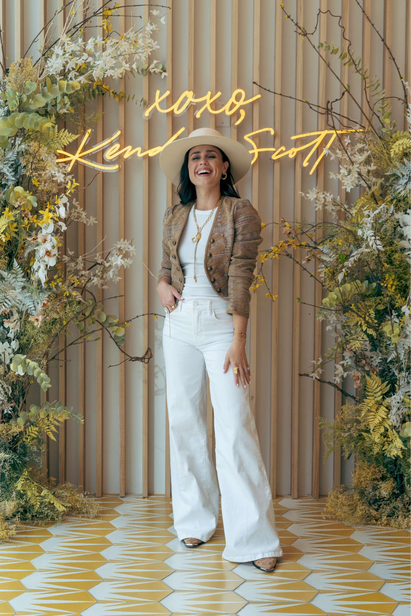 Spring outfit idea!

Kendra Scott // good American jeans // pistola // free people 

#LTKstyletip #LTKworkwear #LTKshoecrush