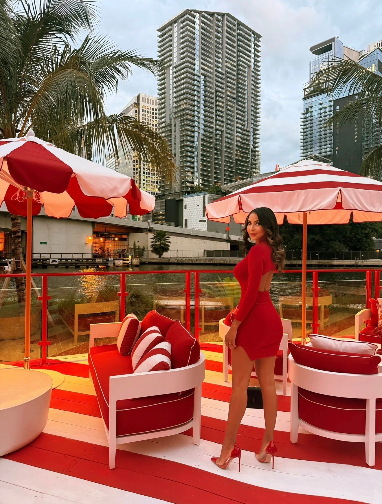 El estilo empieza con lo que llevas puesto…
pero se eleva con el escenario ❤️

#LTKgrwm #LTKOver40 #LTKootd