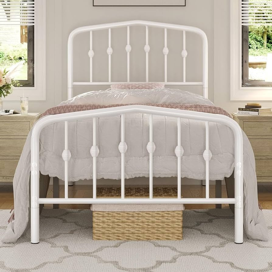 Yaheetech Metal Bed Frame Twin Size Metal Platform Bed Frame with Victorian Style Headboard/Footb... | Amazon (US)