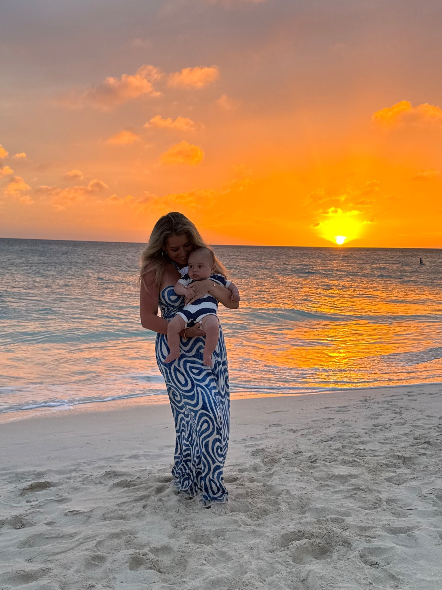 Love this VICI dress for beach photos!

#LTKSummerEdit #LTKTravel #LTKStyleTip